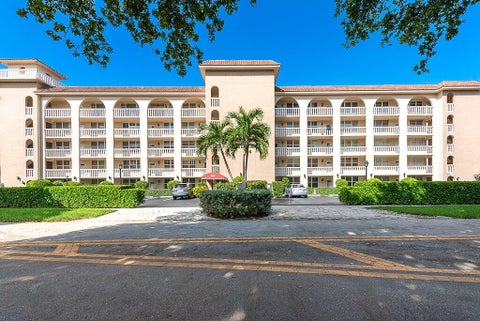 Tiny photo for 985 SE 19th Avenue #203, Deerfield Beach, FL 33441 (MLS # B26084475)