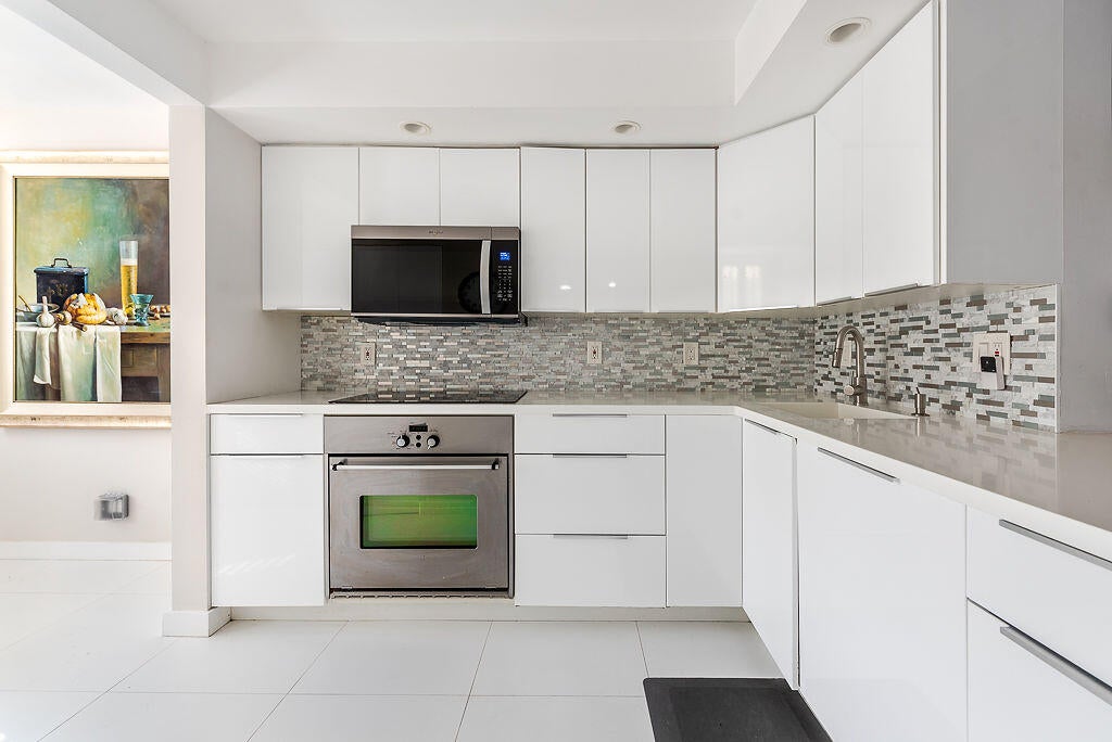 985 SE 19th Avenue 203