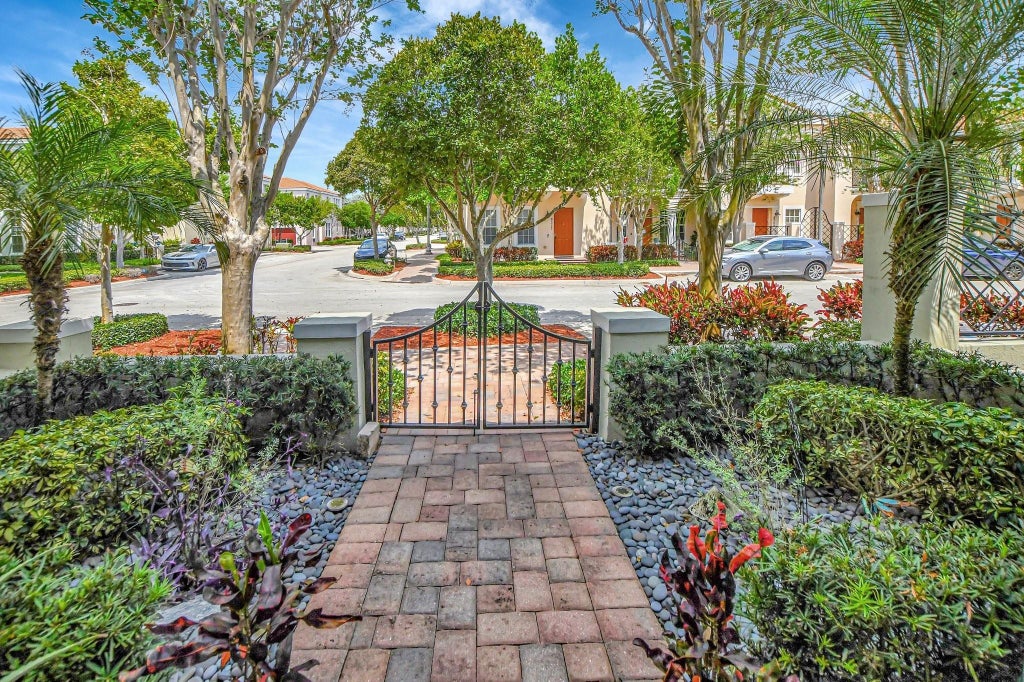 Photo of 8316 NW 9th Avenue, Boca Raton, FL 33487 (MLS # B26076999)