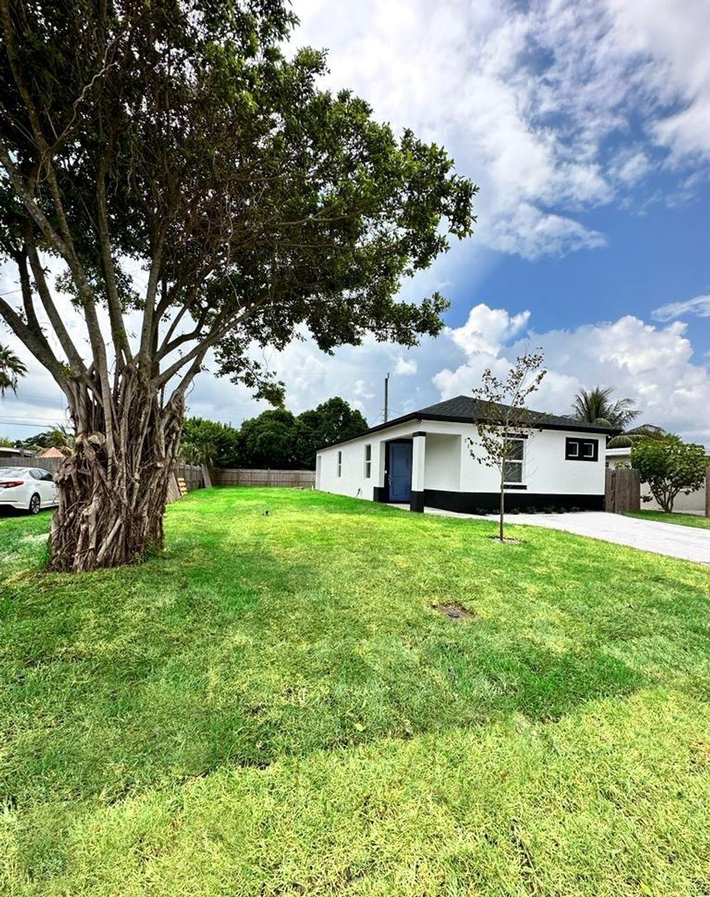 Photo of 1192 Highview Rd, Lantana, FL 33462 (MLS # F10393511)