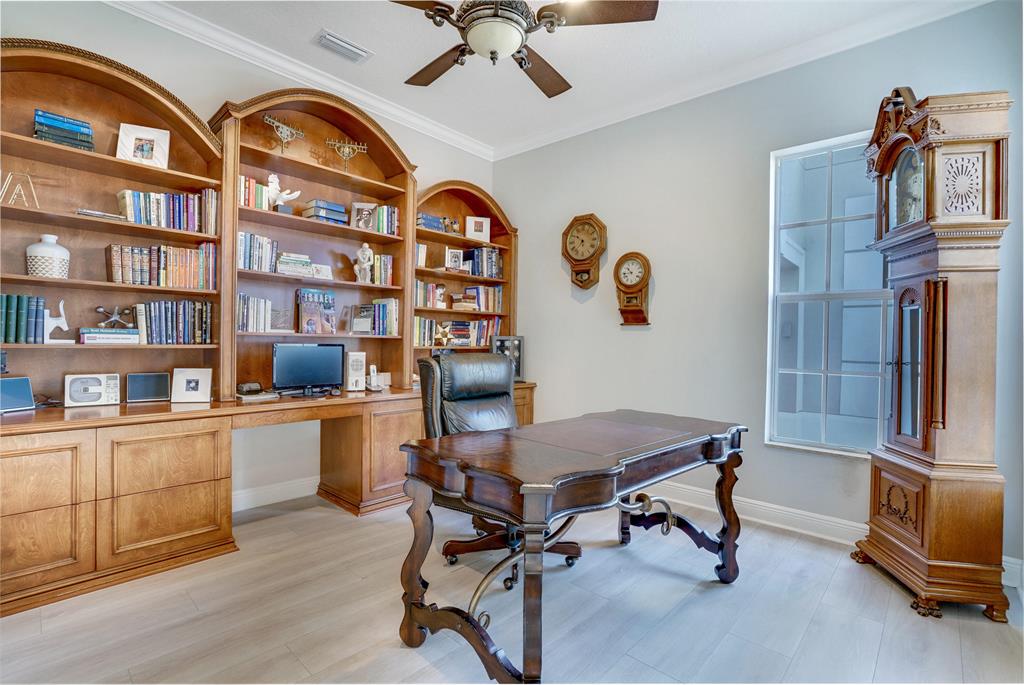 Mizner Country Club - Residential