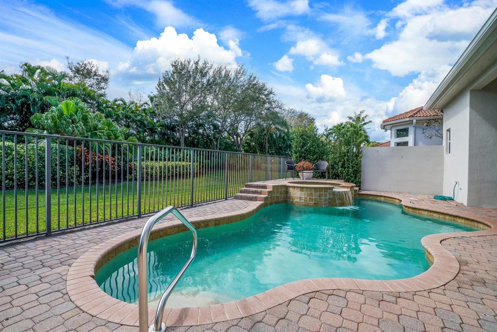 Mizner Country Club - Residential