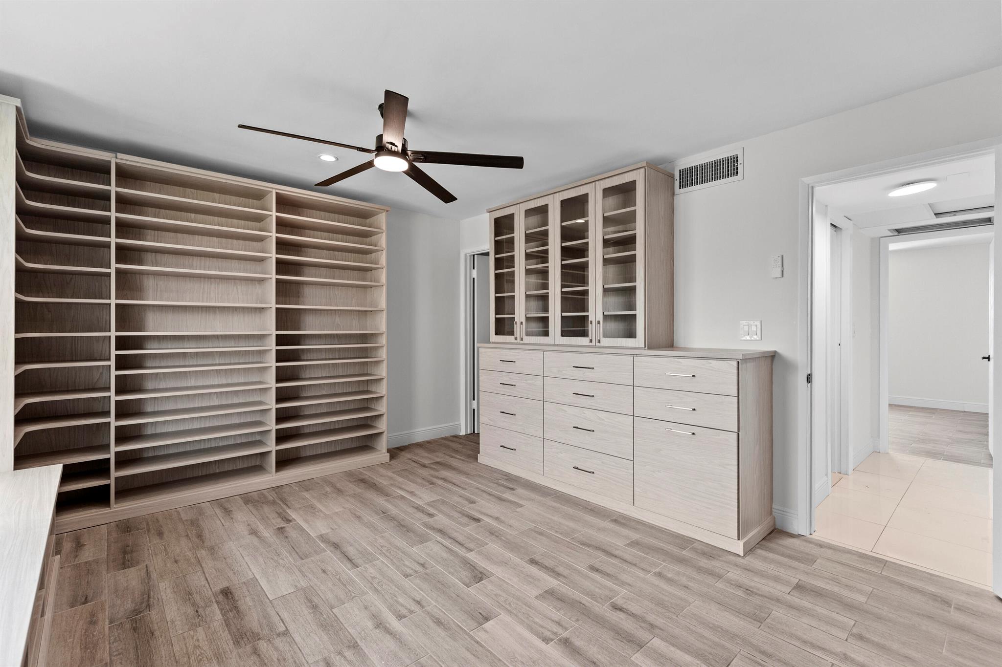 RACQUET CLUB - Residential