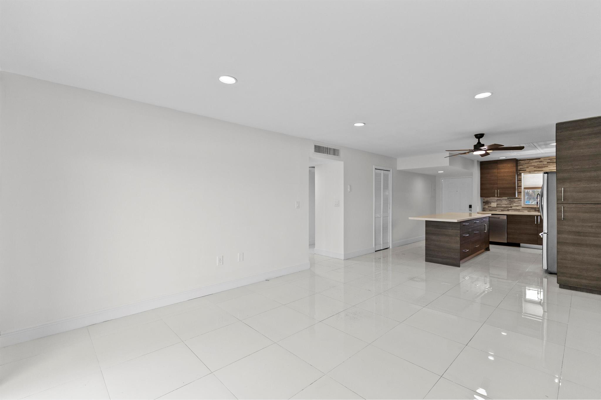 RACQUET CLUB - Residential