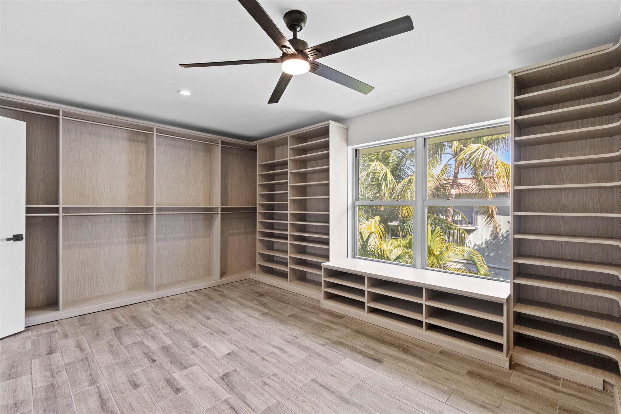 RACQUET CLUB - Residential