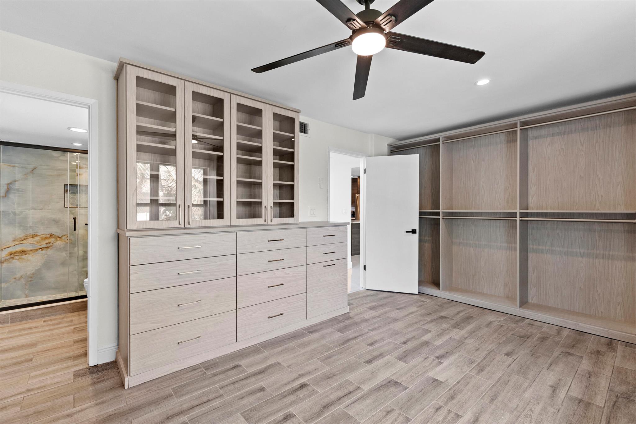 RACQUET CLUB - Residential