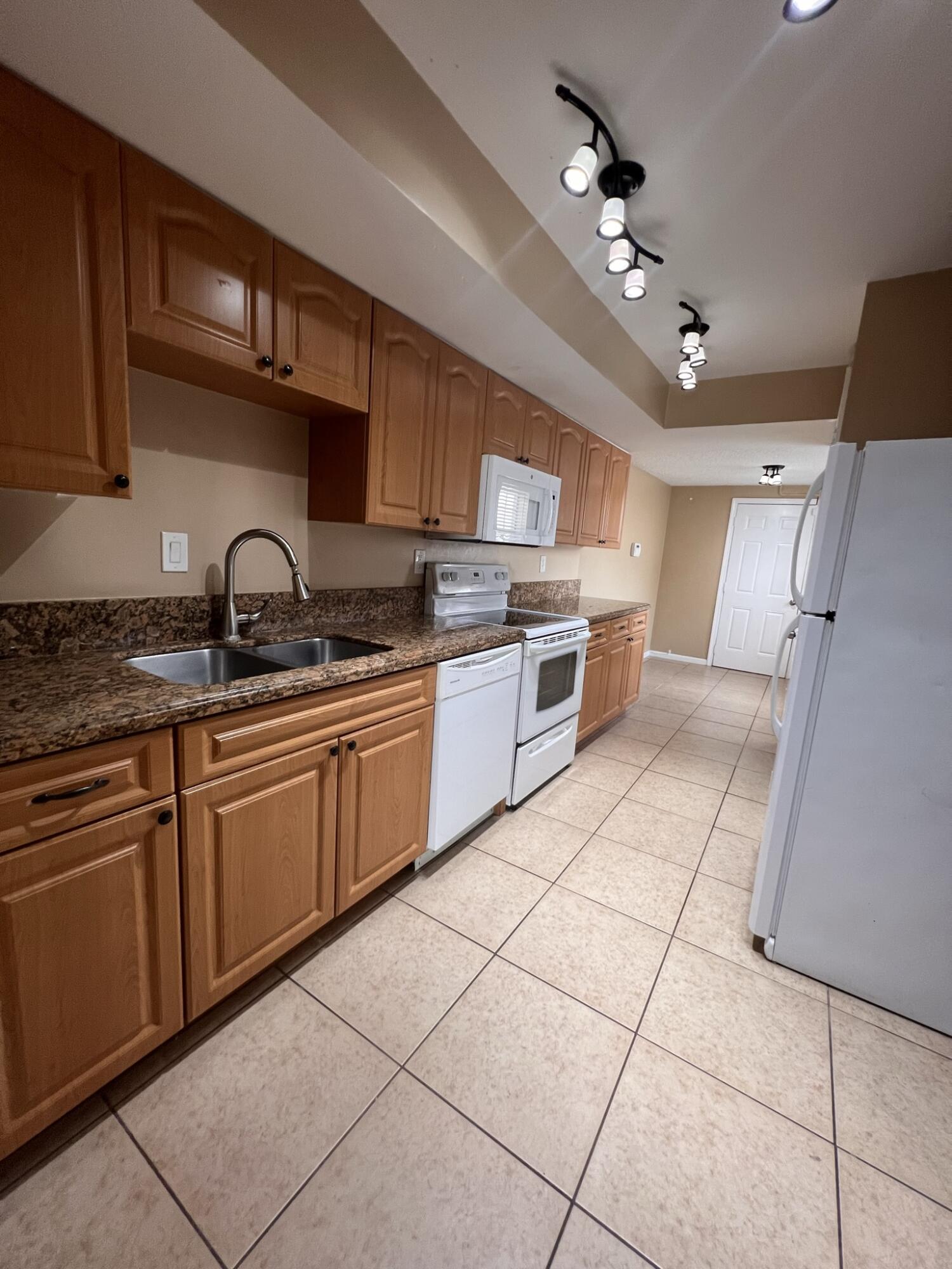 SPRINGS COLONY CLUB - Residential