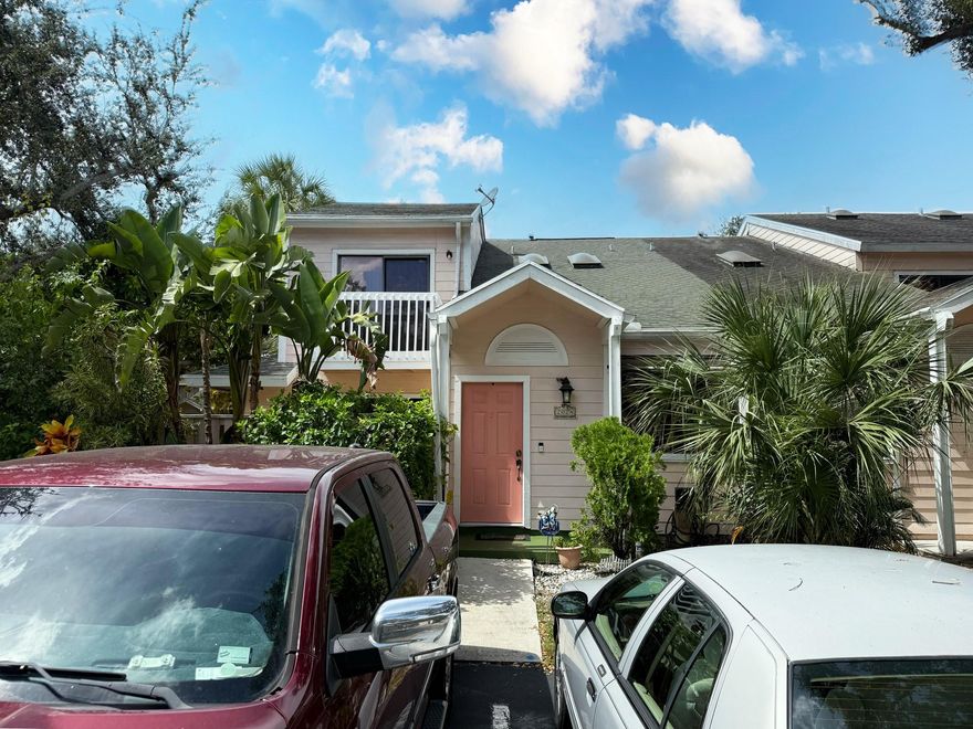 A MUST SEE CORNER UNIT. BEAUTIFUL, UPDATED TWO-STORY SPACIOUS TOWNHOUSE, 3 BEDROOMS AND 2 BATHROOMS WITH LOFT.
PRIVATE FENCED PATIO AND BALCONY IN QUIET COMMUNITY, FEATURING UPGRADED KITCHEN AND BATHROOMS, WITH GRANITE COUNTER TOPS IN KITCHEN AND BATHROOMS. WASHER/DRYER AND PLENTY OF STORAGE, LOW HOA FEES.
THIS HOME IS CENTRALLY LOCATED TO MAJOR HIGHWAYS, SHOPPING, RESTAURANTS, BANKS AND MORE.