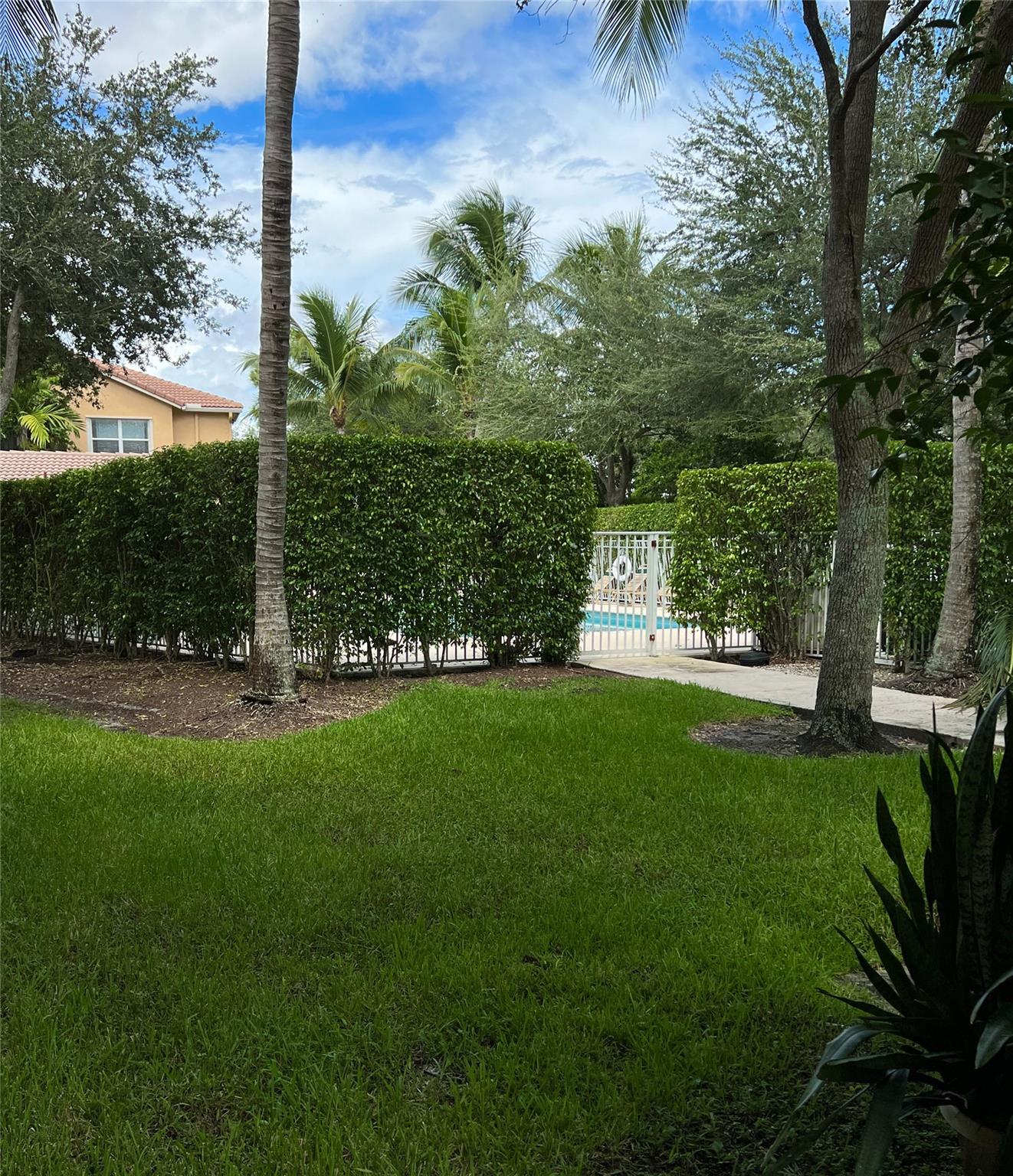 Crestwood At Carolina - Residential Lease