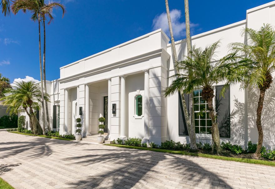 A formal Gottfried Regency reinvented by designer, Lisa Perry for today's modern lifestyle.  Completely renovated to code, Lisa opened the entire house bringing the inside out, creating a seamless living and entertaining space.  

Furnished with her vibrant sense of style and color, the house is being sold with all the furniture, art and accessories.  It is ready for immediate occupancy.