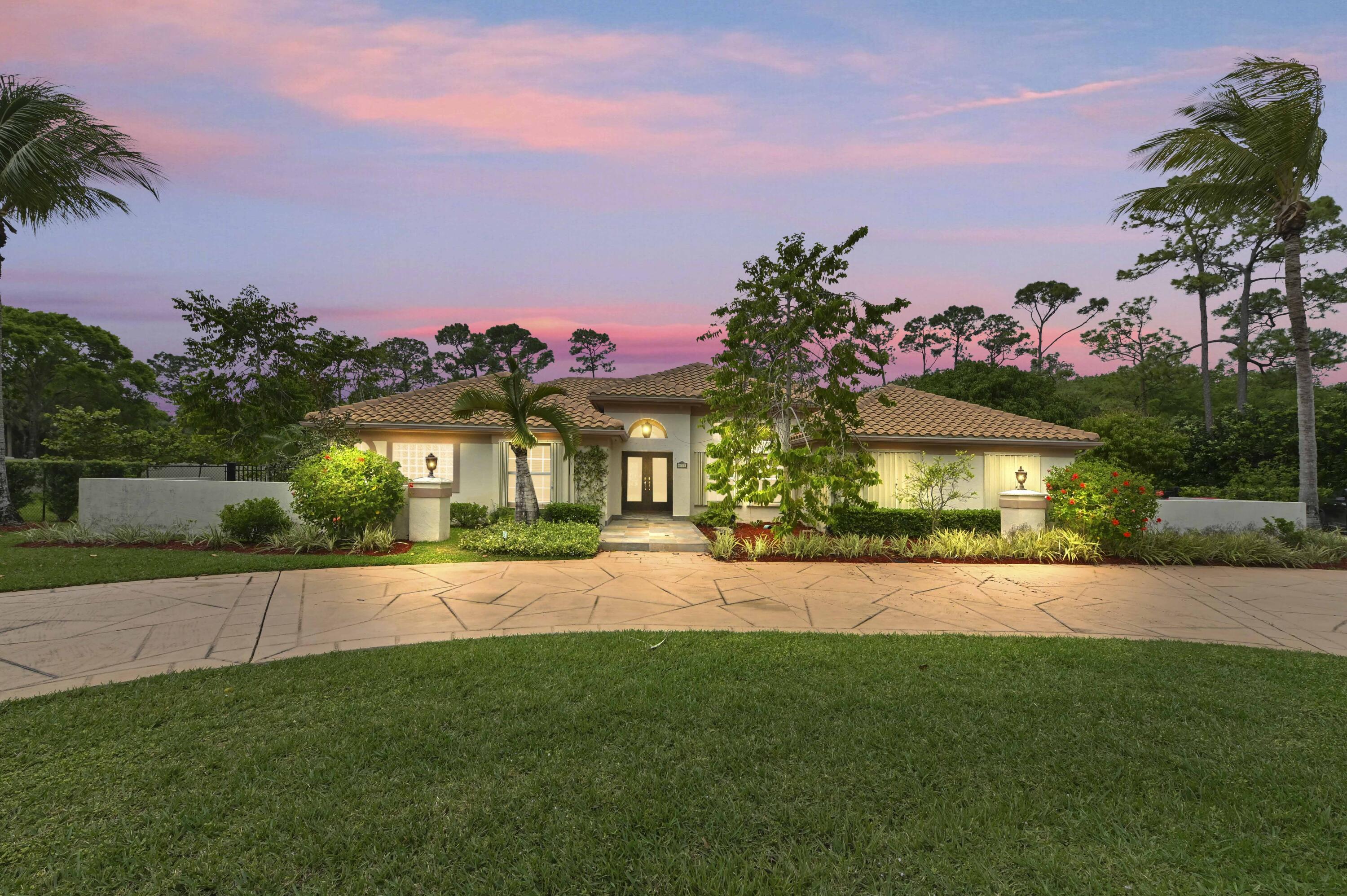 BANYAN ESTATES - Residential