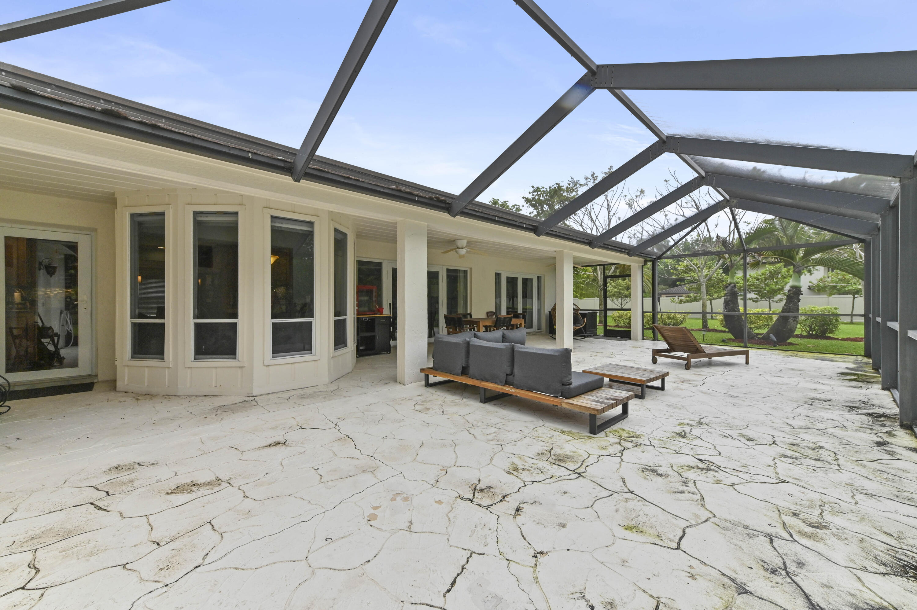 BANYAN ESTATES - Residential