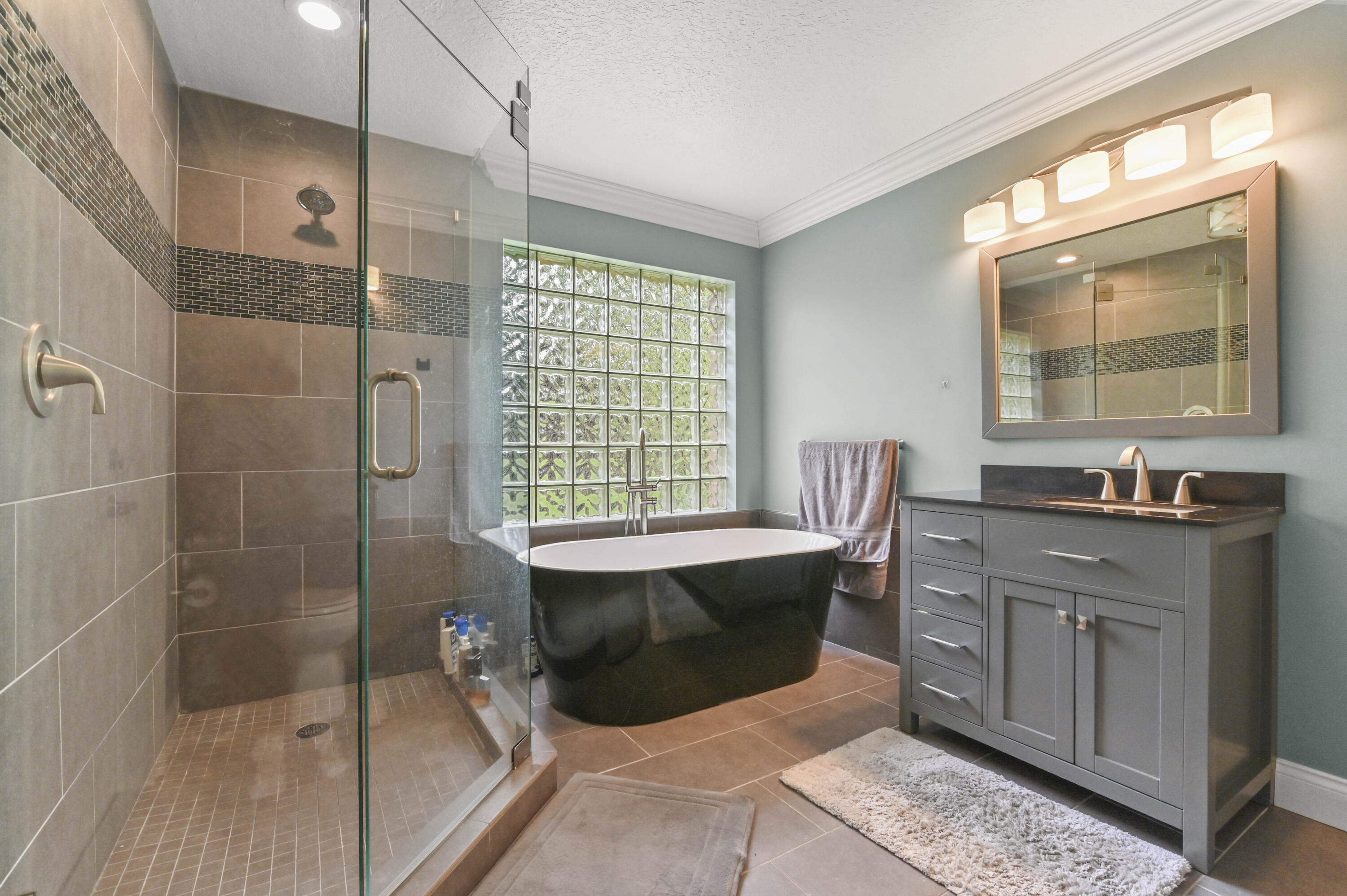 BANYAN ESTATES - Residential