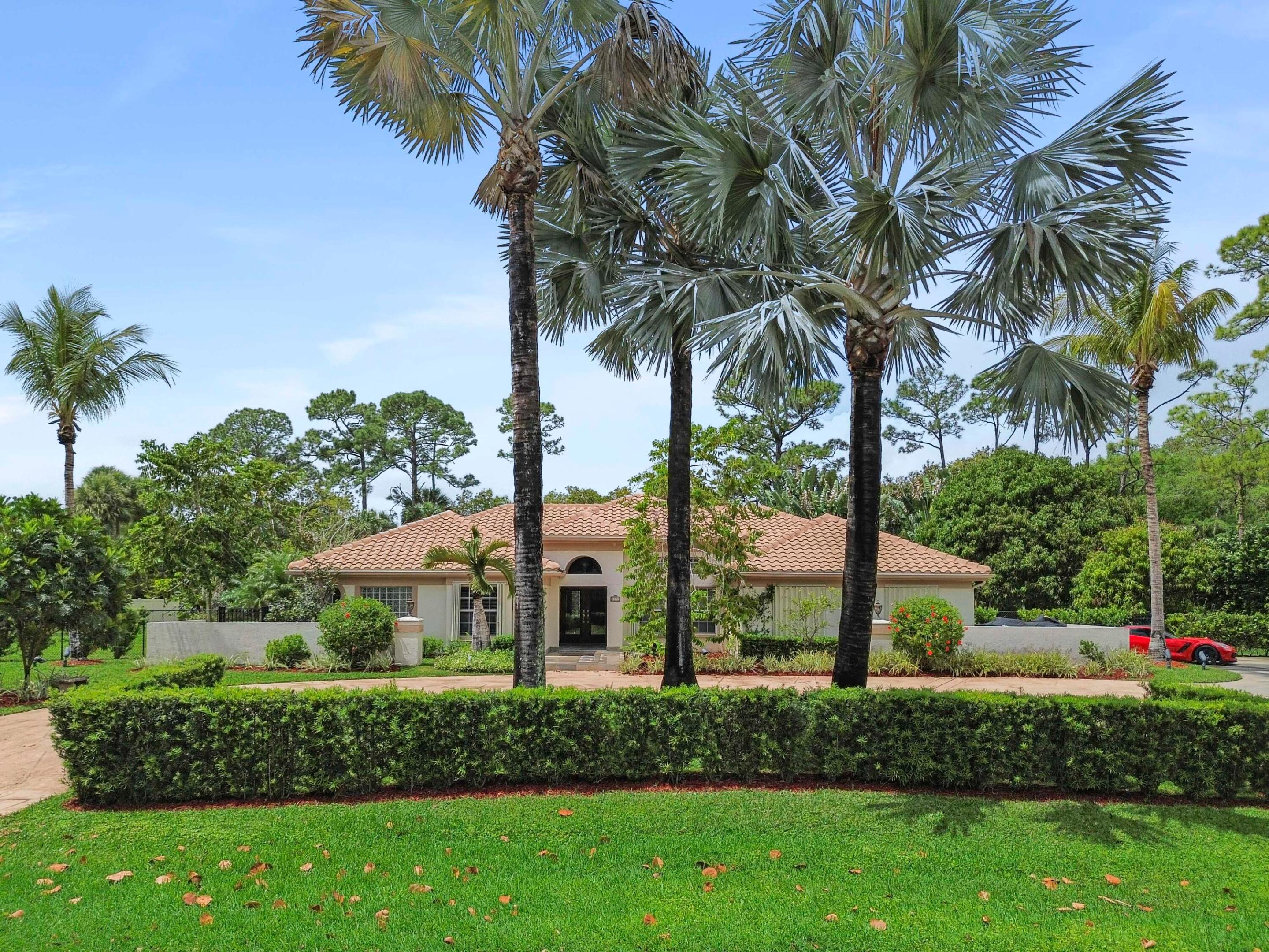 BANYAN ESTATES - Residential