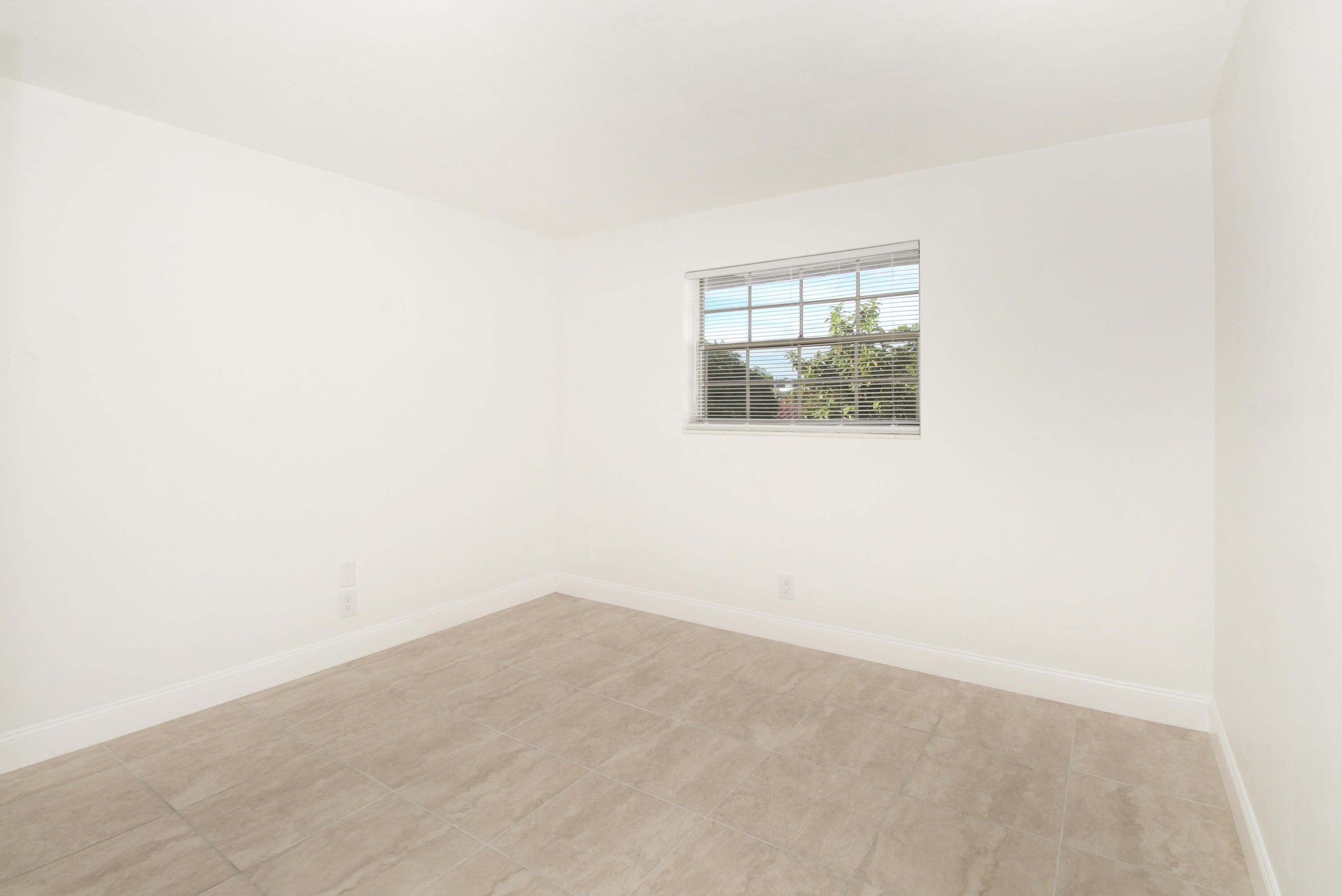KELSEY CITY IN PB 8 PGS 15 TO 18, 23, 27 & 34 TO 3 - Residential Lease