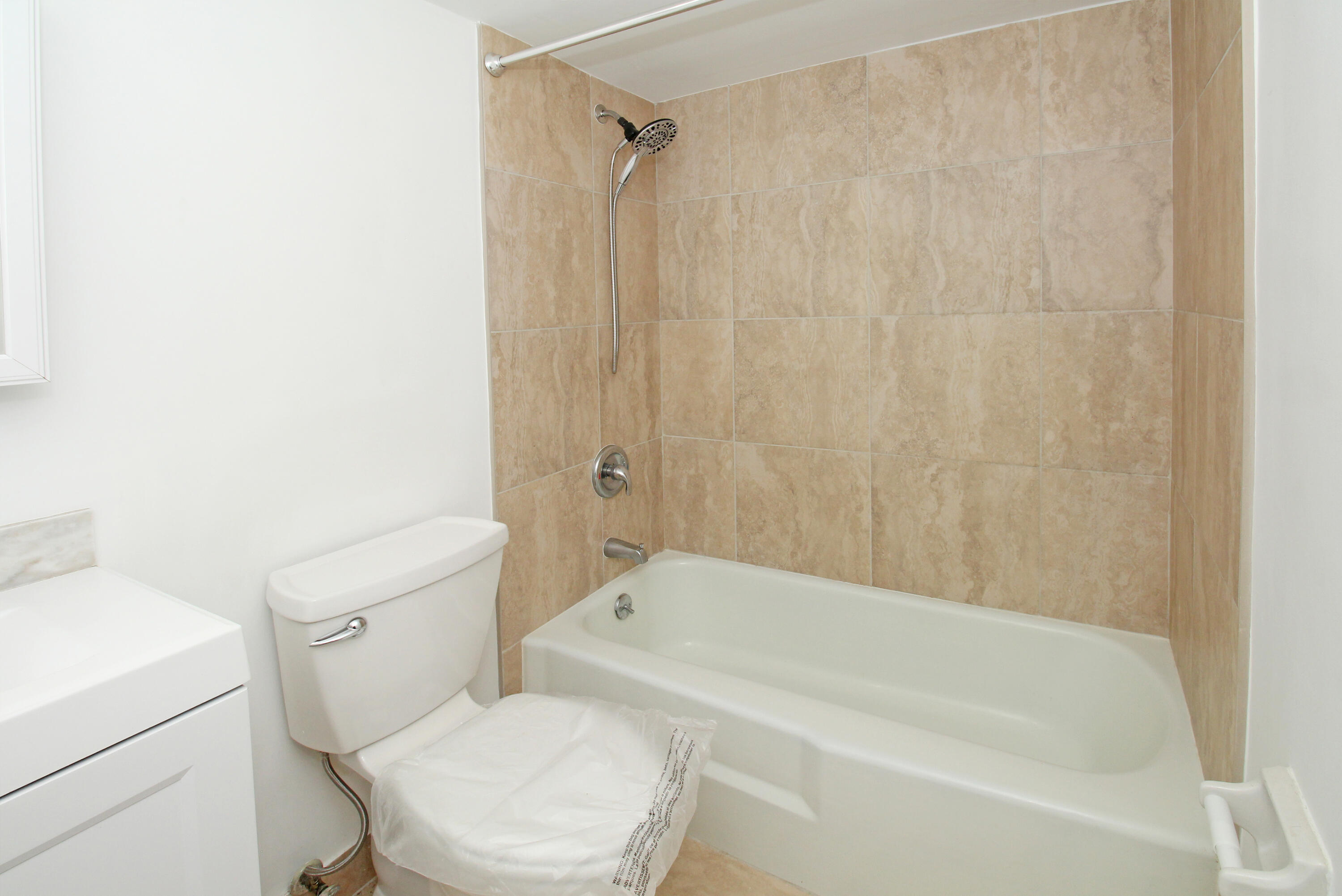 KELSEY CITY IN PB 8 PGS 15 TO 18, 23, 27 & 34 TO 3 - Residential Lease