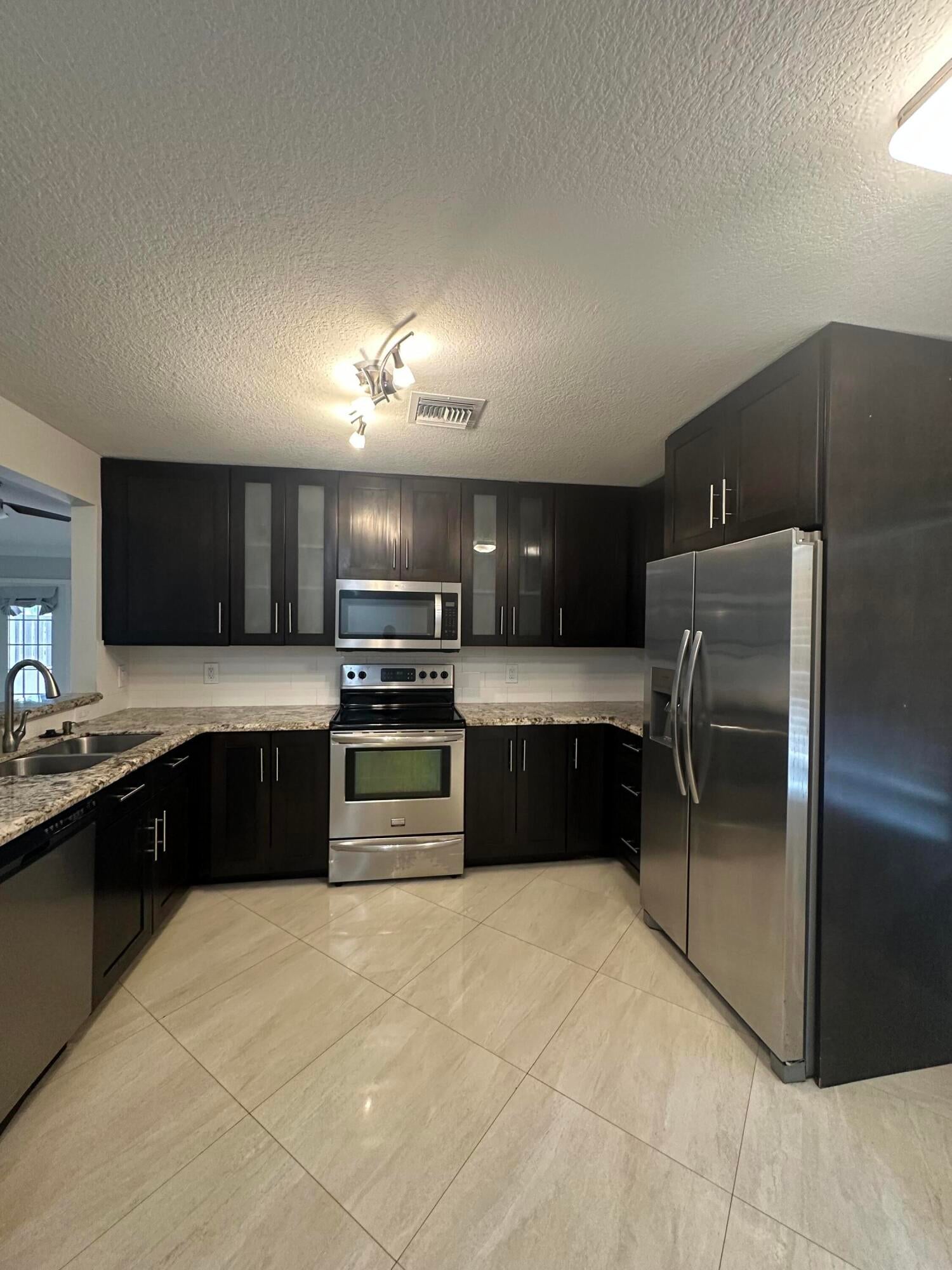 1238 NW 51ST Way 1238, Deerfield Beach, FL, 33442/$429,900 4 1238 NW 51ST Way 1238