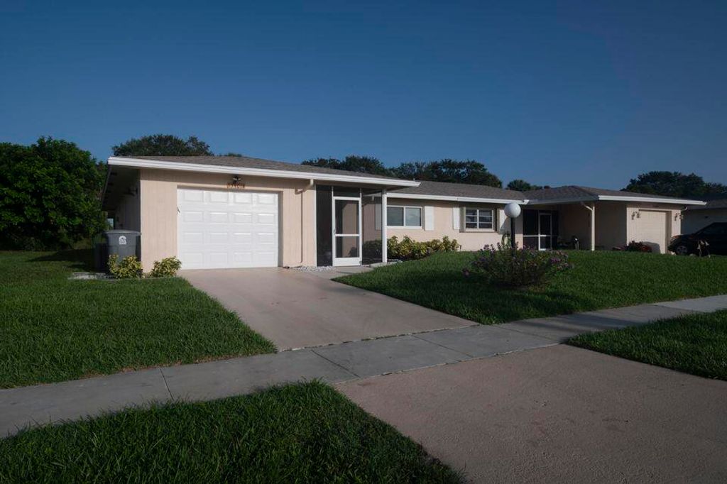 Photo of 13401 Via Vesta #A, Delray Beach, FL 33484 (MLS # R11155093)