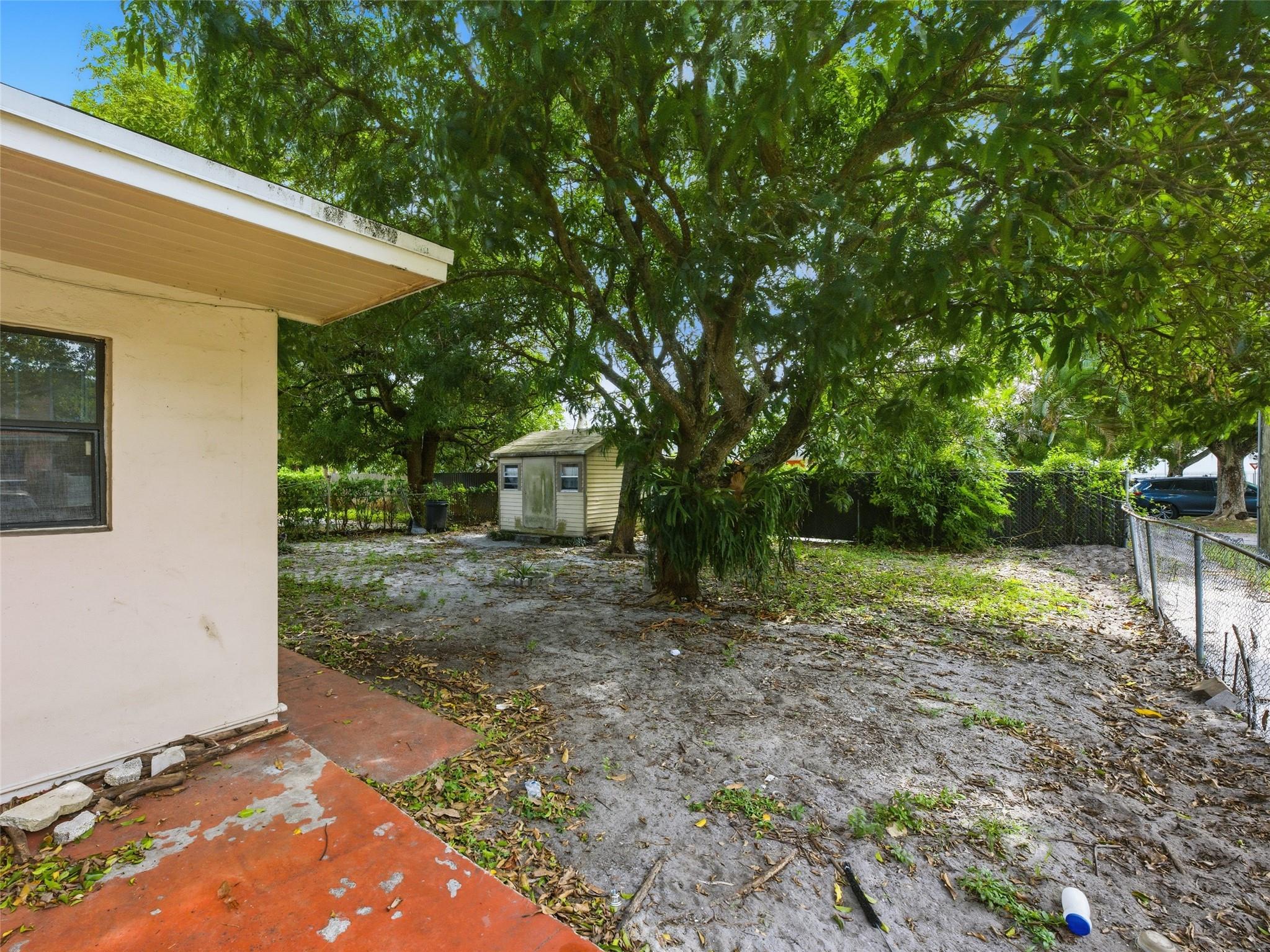 1090 NW 123rd St