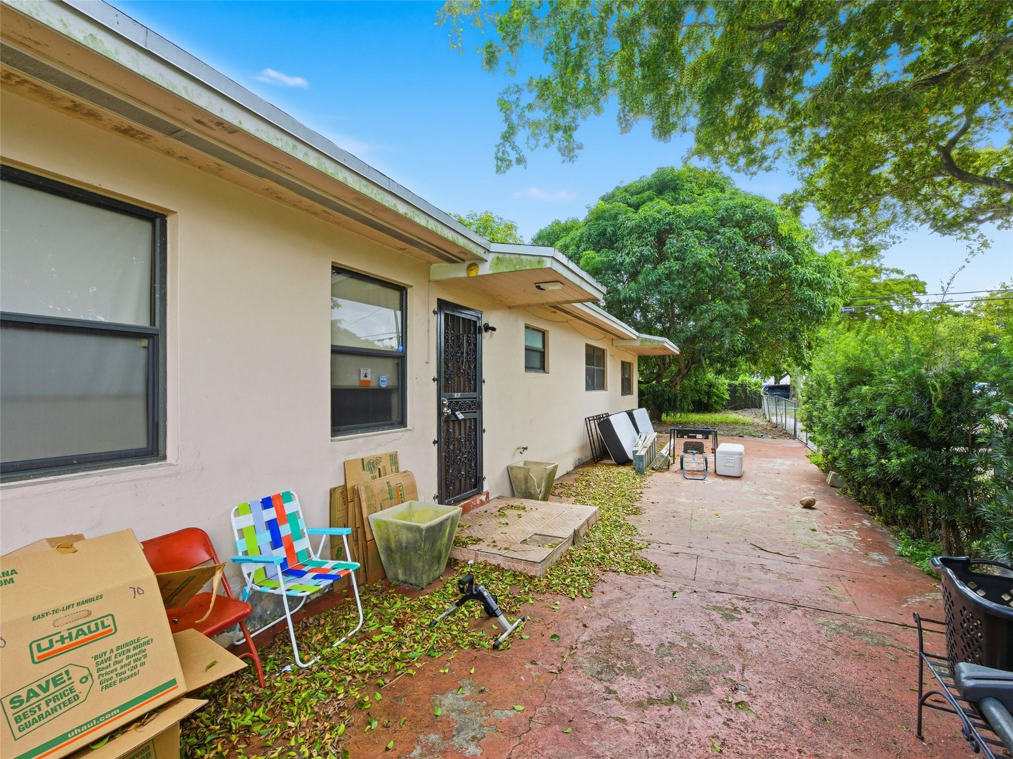 1090 NW 123rd St