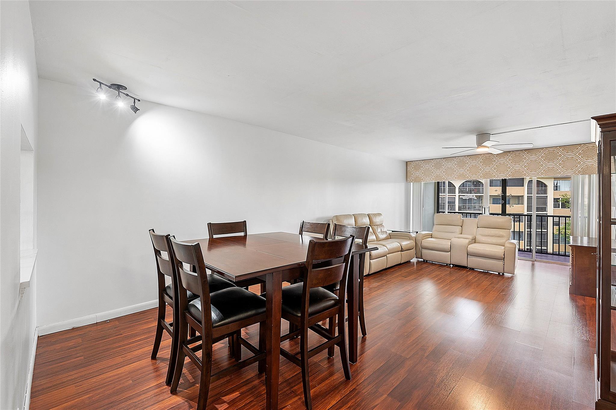 3955 N Nob Hill Rd 404