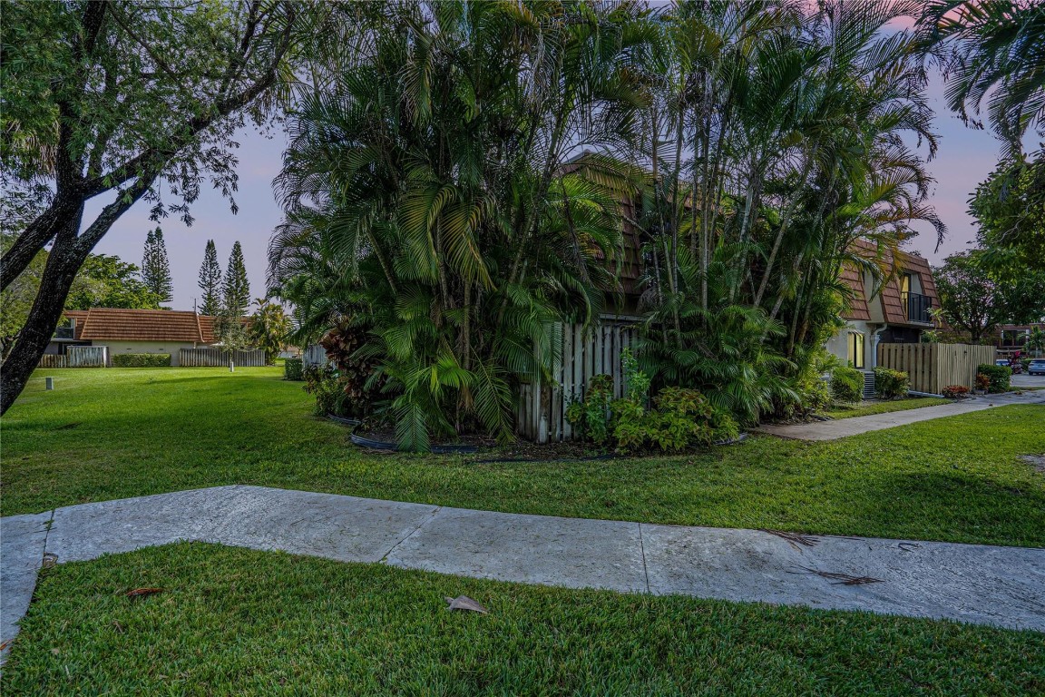 EVERGREEN LAKES - Residential