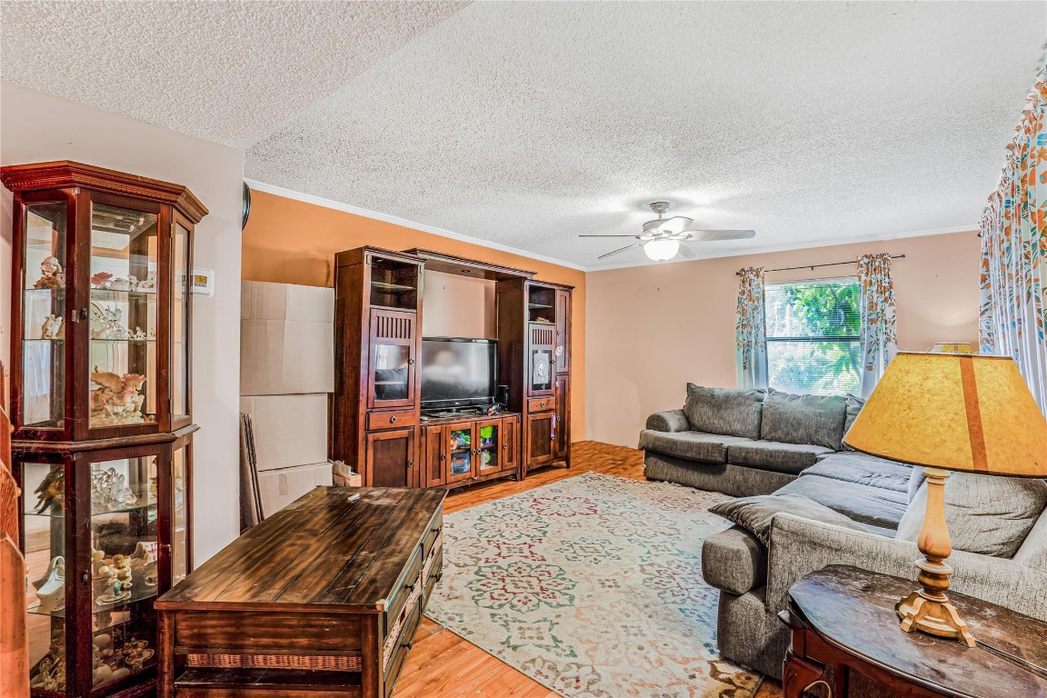EVERGREEN LAKES - Residential