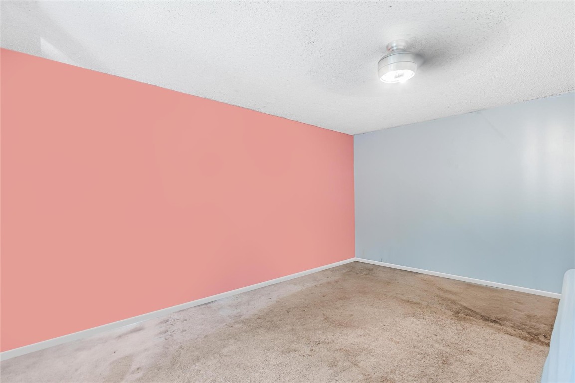 EVERGREEN LAKES - Residential