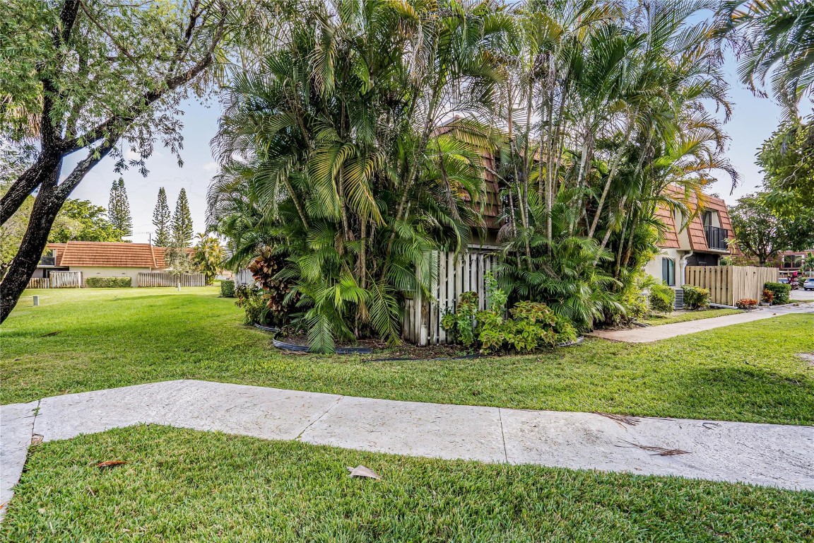 EVERGREEN LAKES - Residential