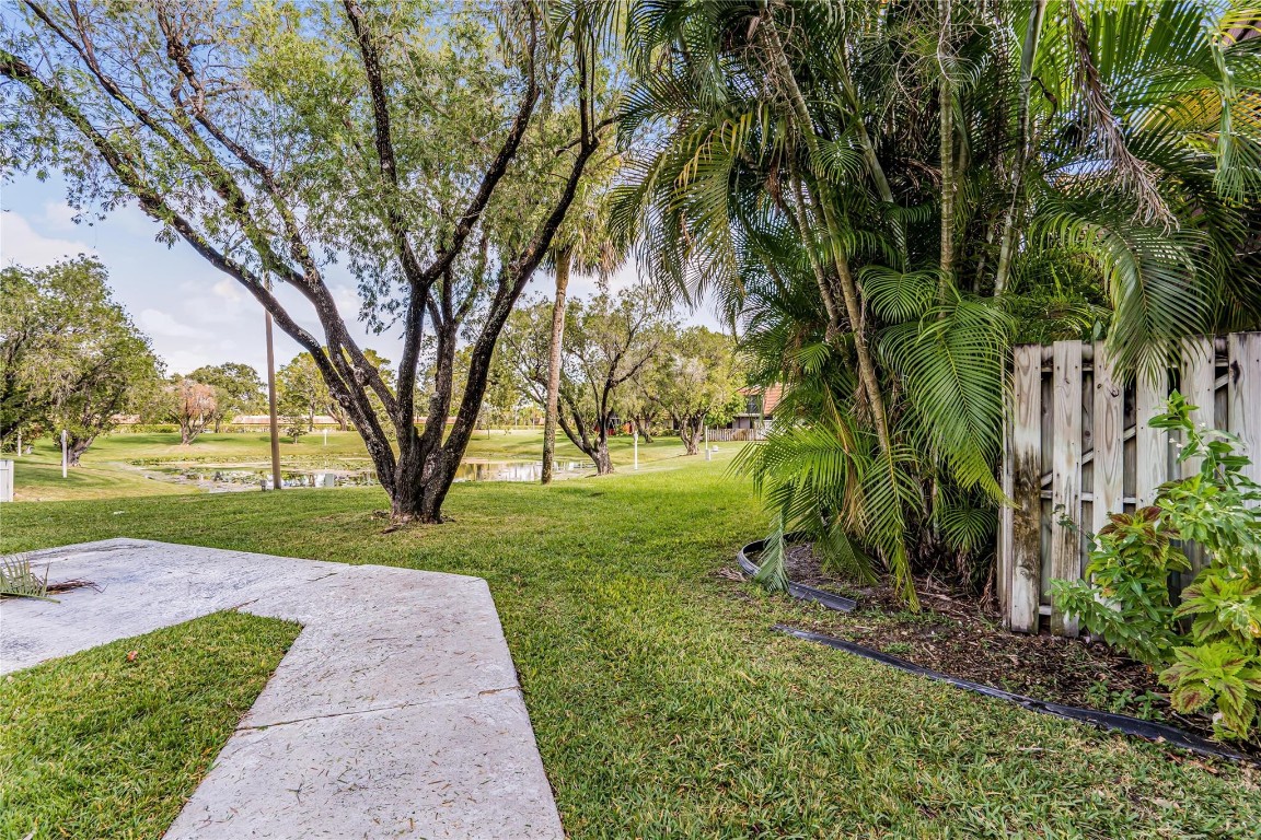 EVERGREEN LAKES - Residential