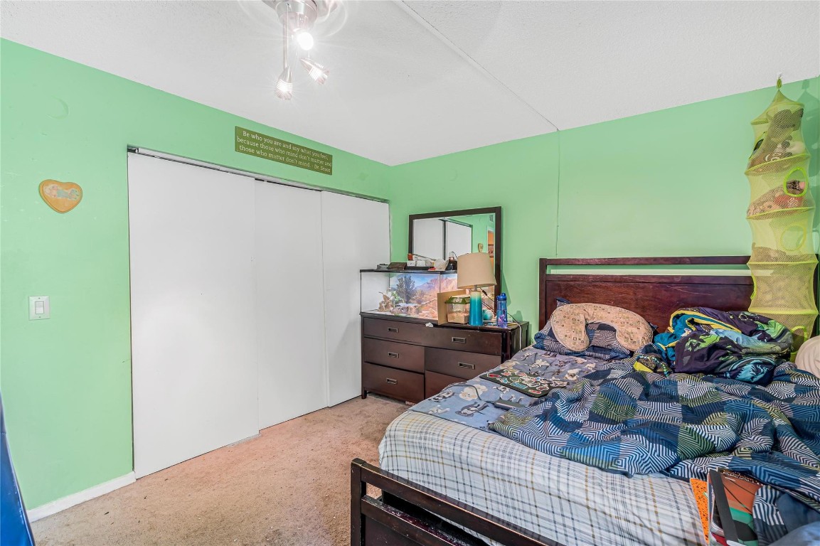 EVERGREEN LAKES - Residential