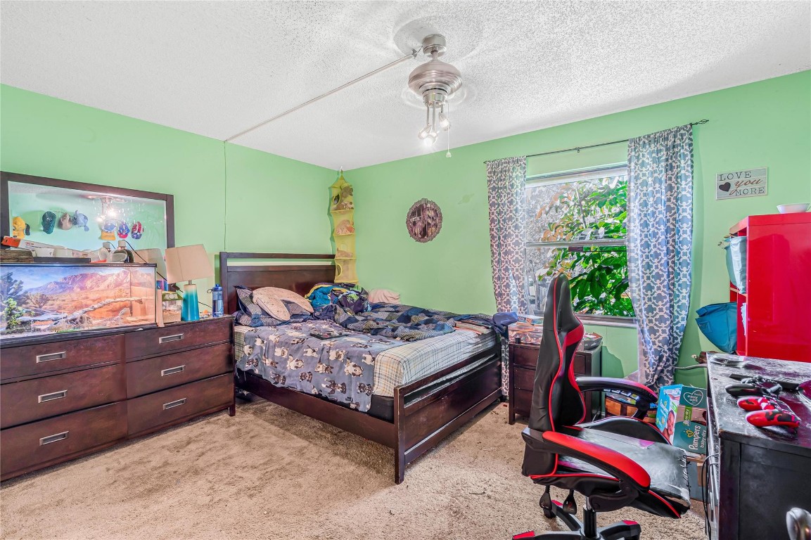 EVERGREEN LAKES - Residential