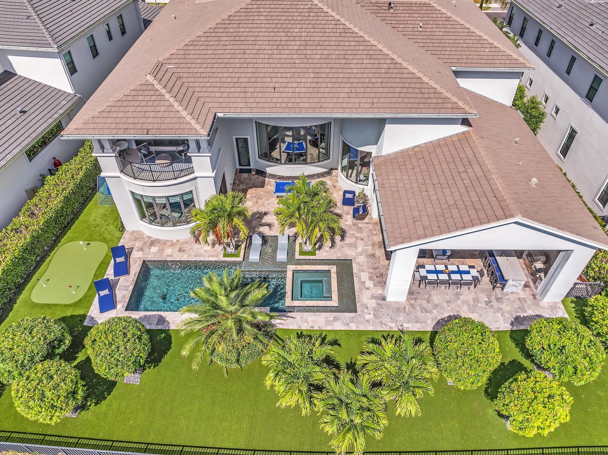 ROYAL PALM POLO - Residential