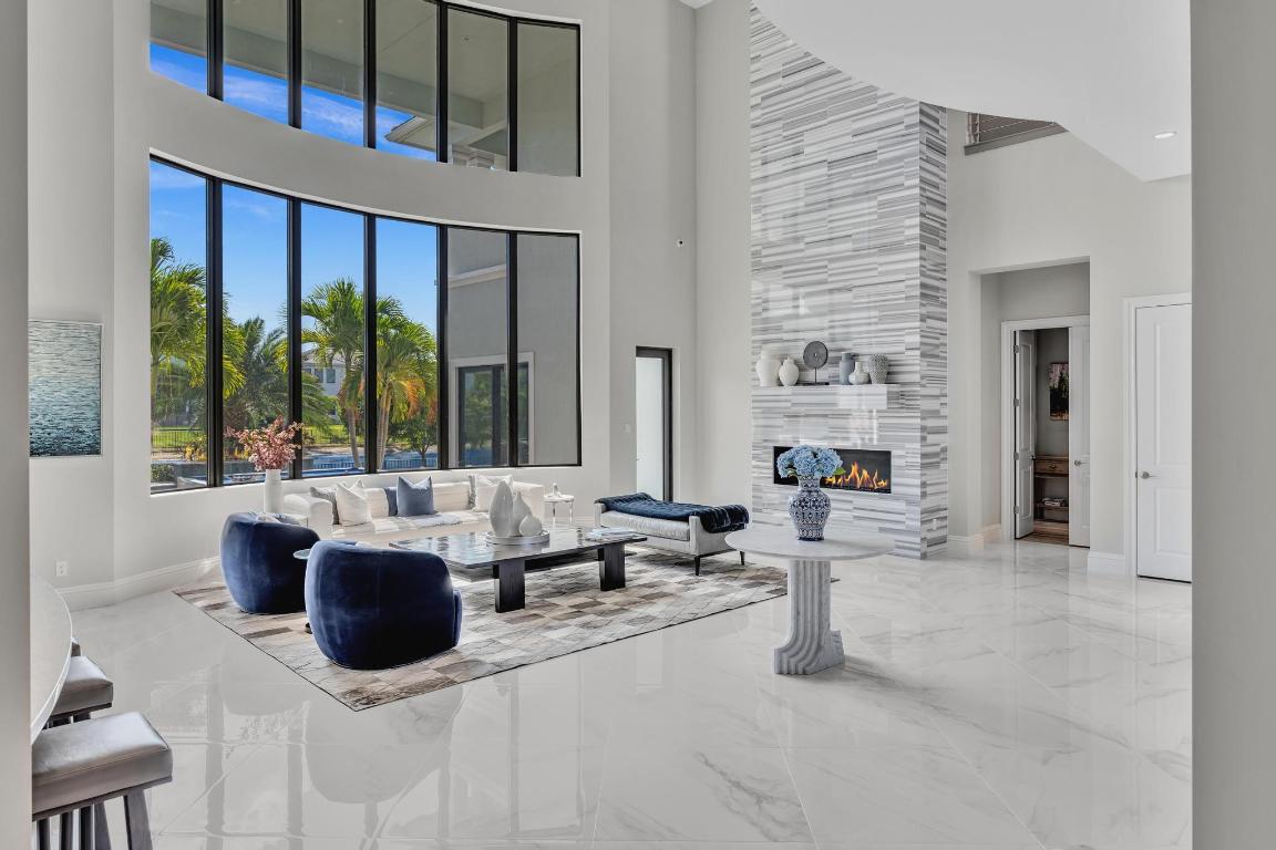 ROYAL PALM POLO - Residential