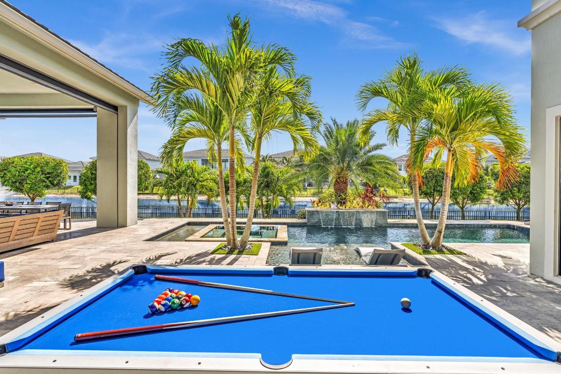 ROYAL PALM POLO - Residential