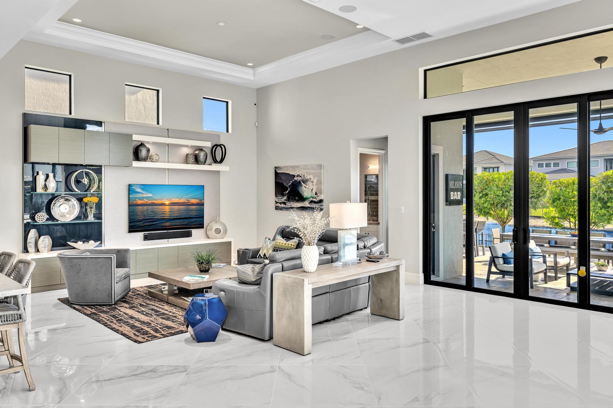 ROYAL PALM POLO - Residential