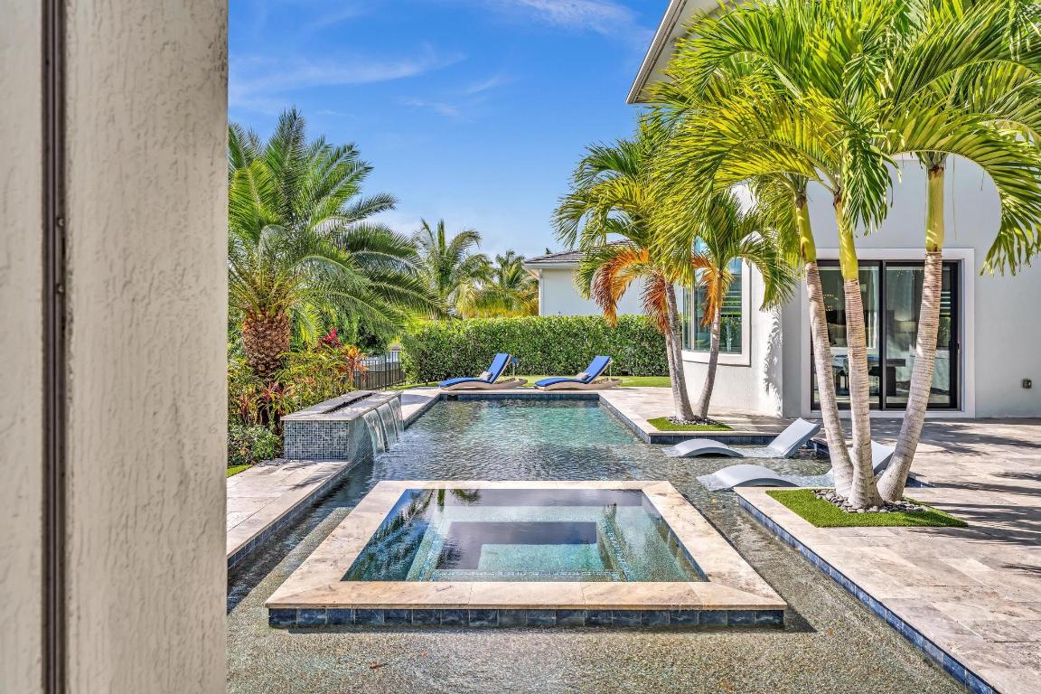 ROYAL PALM POLO - Residential