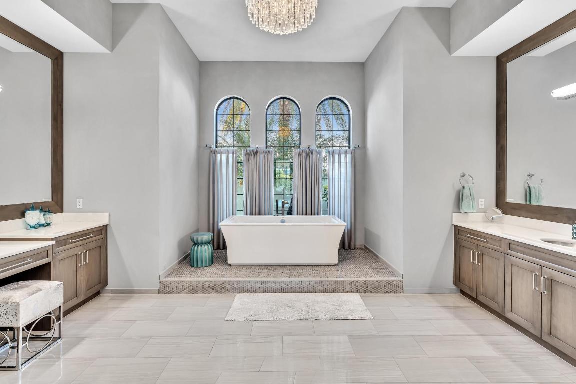 ROYAL PALM POLO - Residential