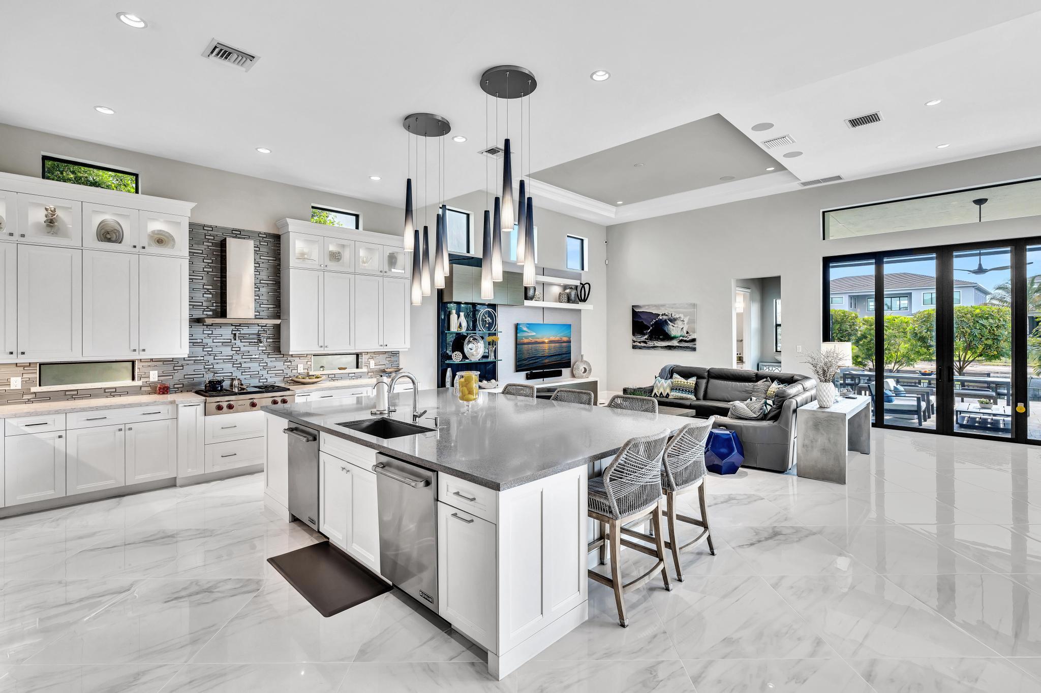 ROYAL PALM POLO - Residential