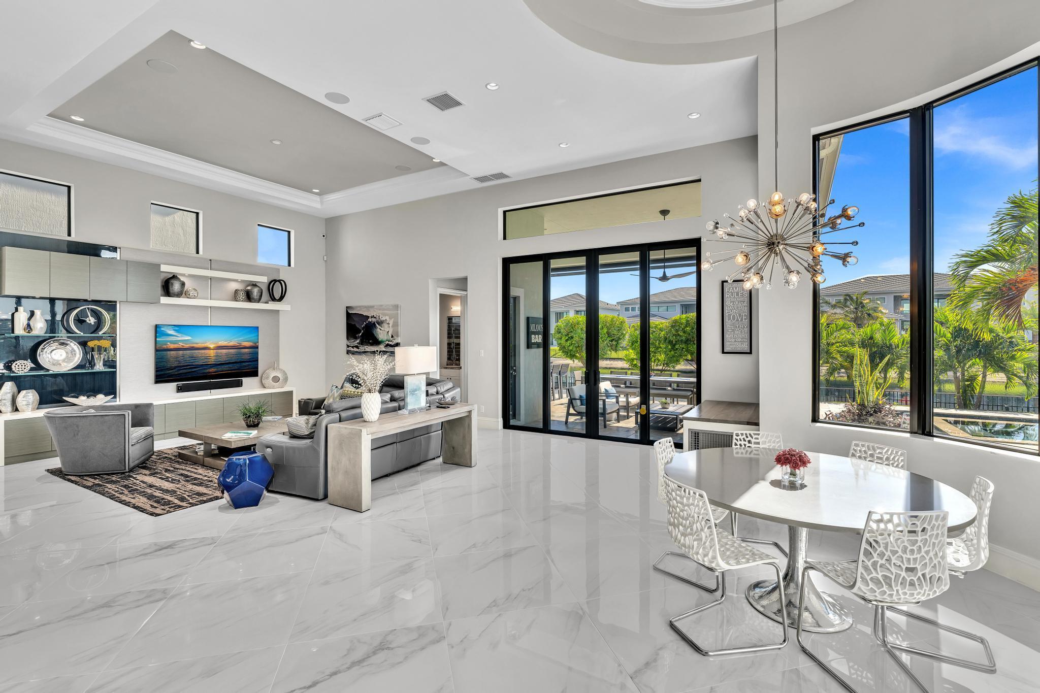 ROYAL PALM POLO - Residential