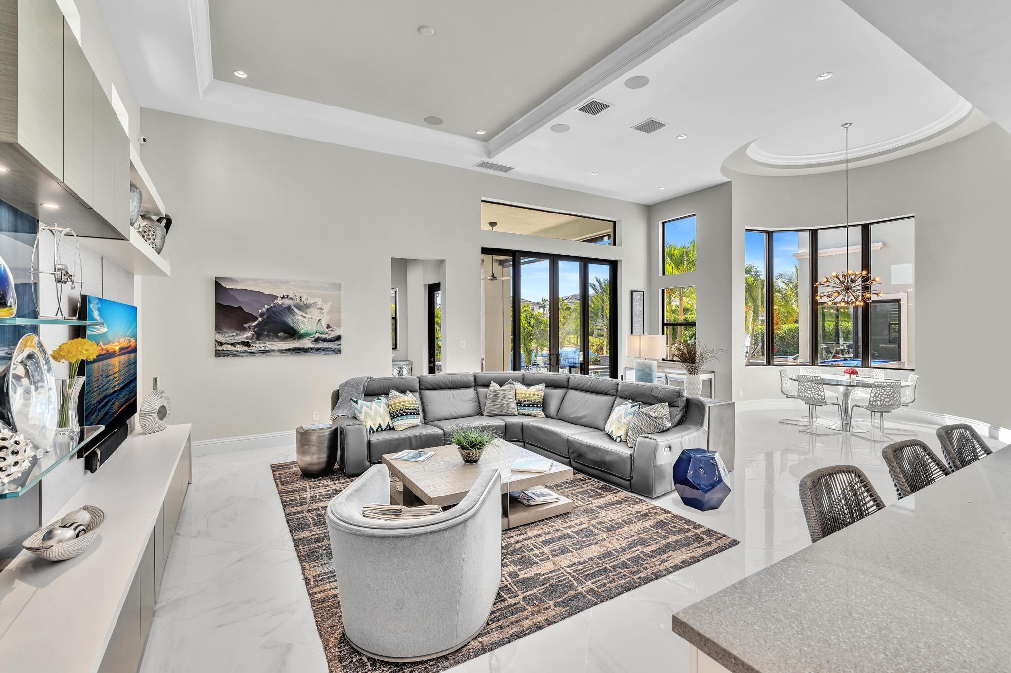 ROYAL PALM POLO - Residential