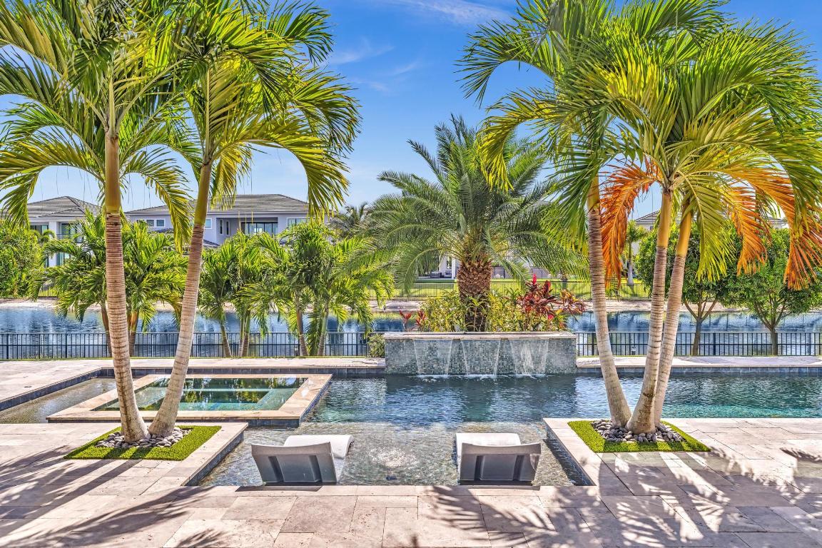 ROYAL PALM POLO - Residential