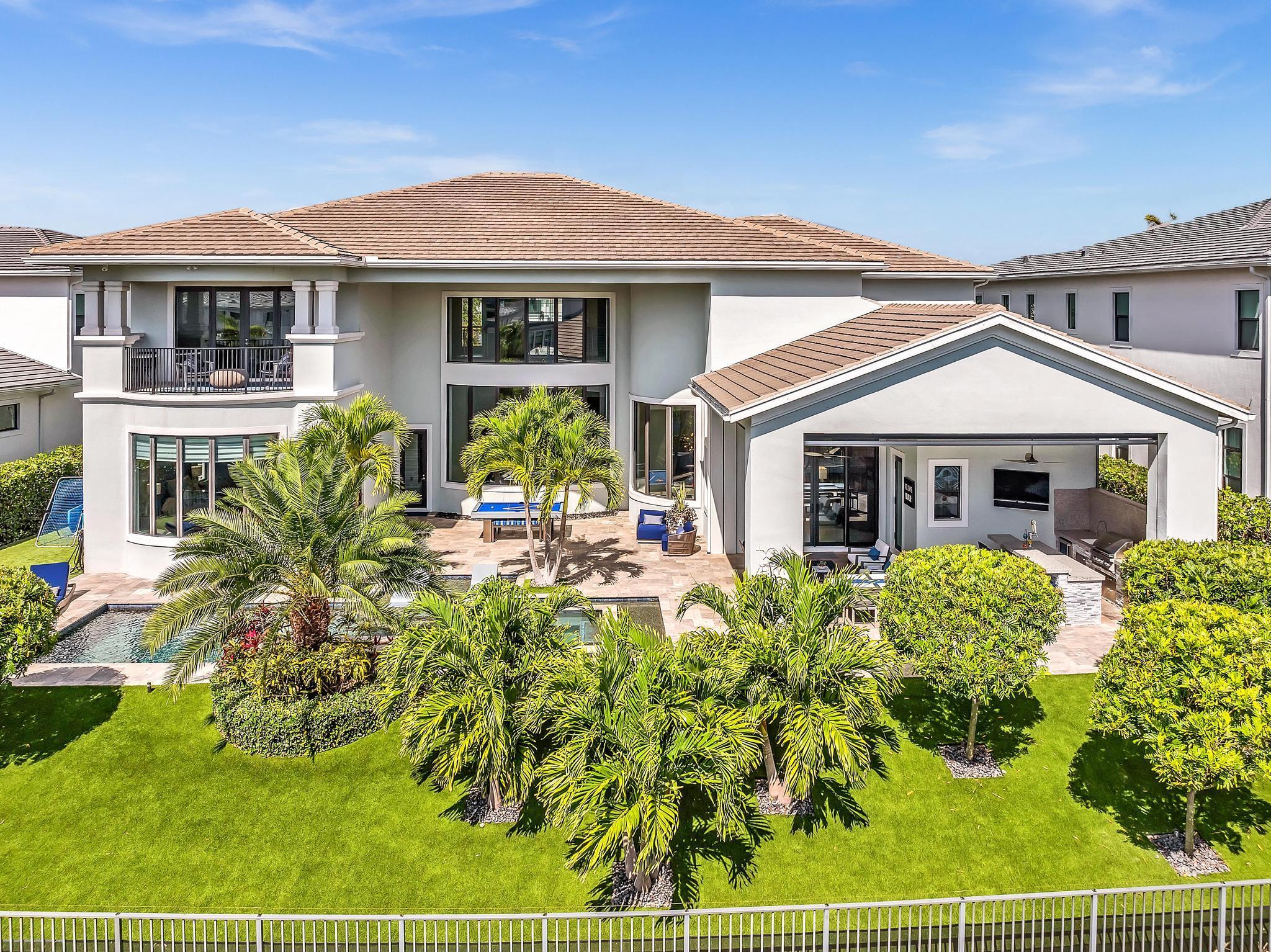 ROYAL PALM POLO - Residential