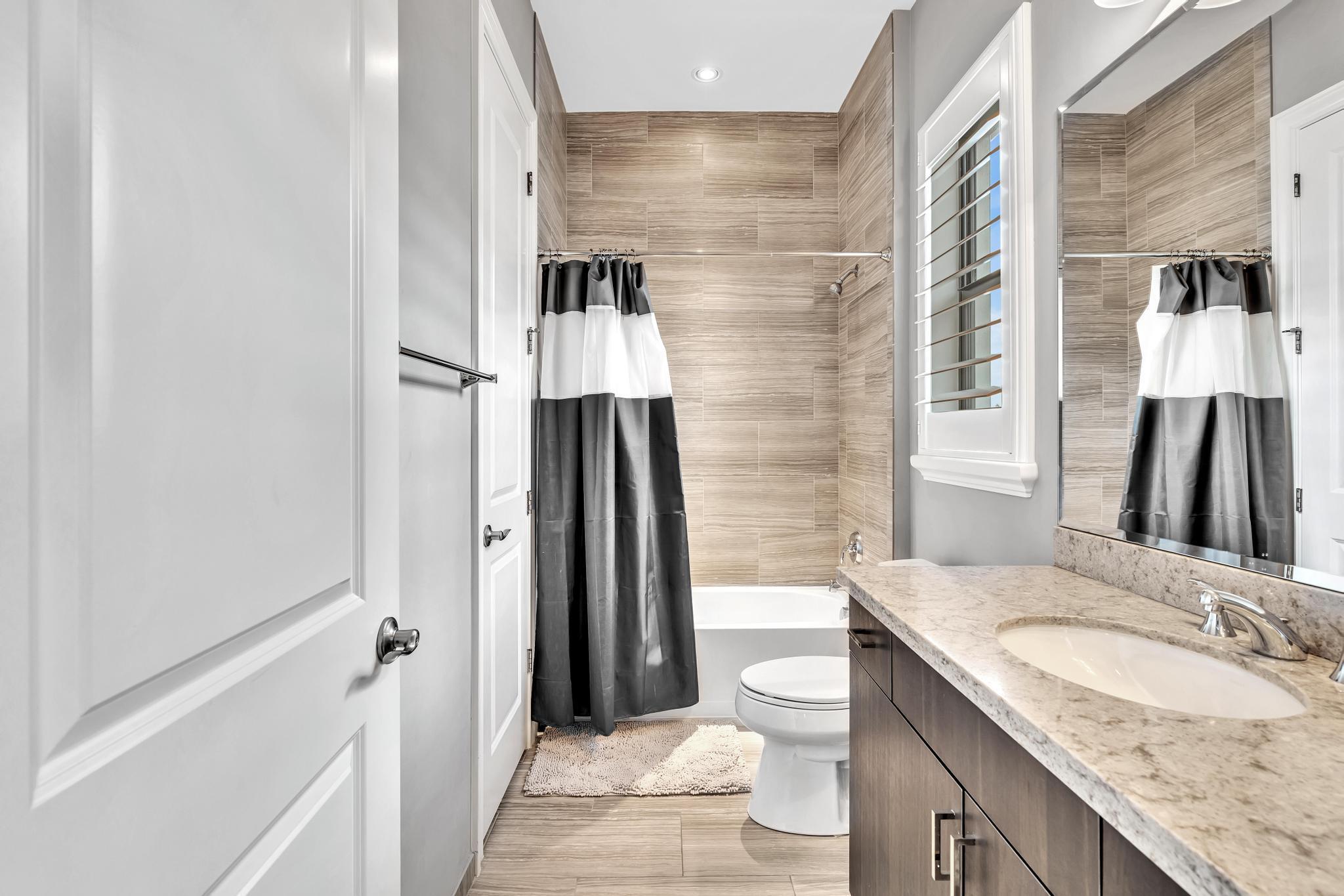 ROYAL PALM POLO - Residential