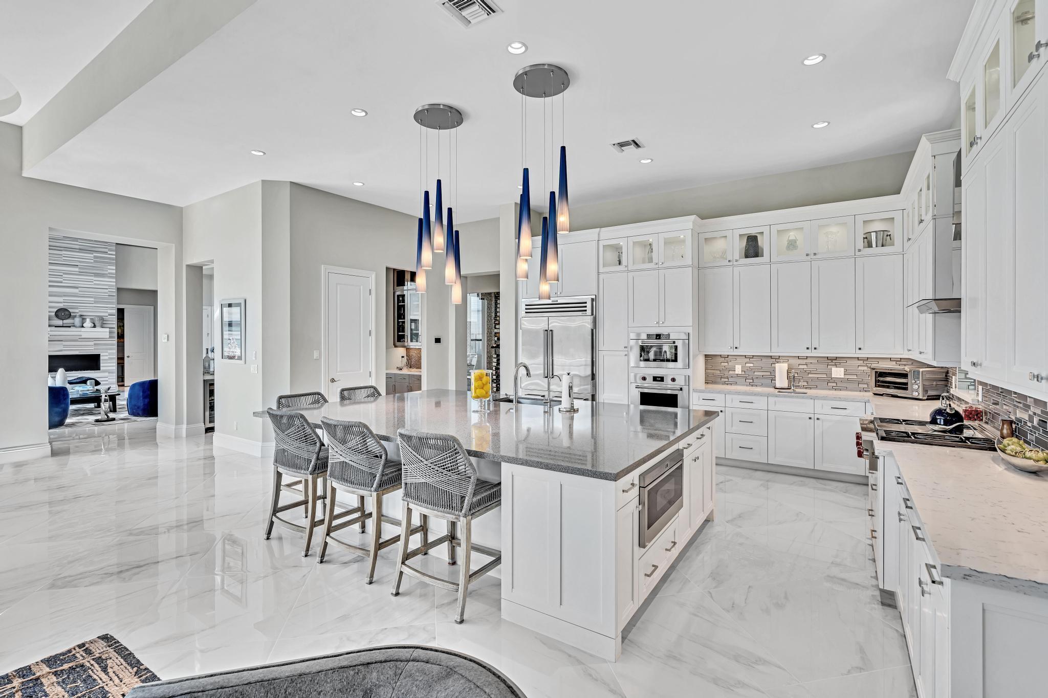 ROYAL PALM POLO - Residential