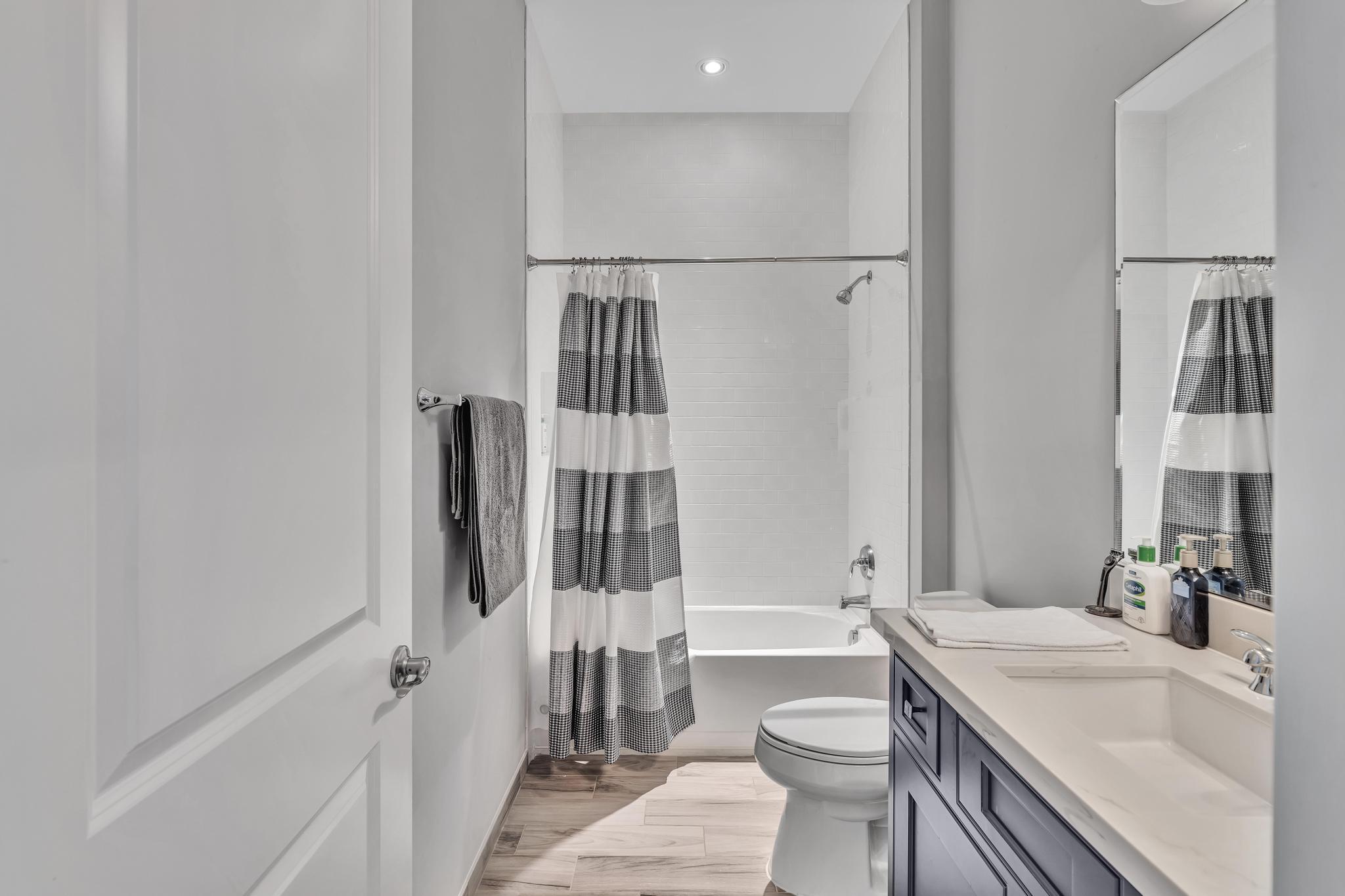 ROYAL PALM POLO - Residential