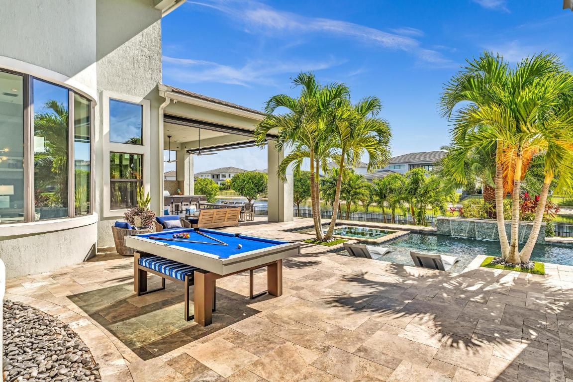 ROYAL PALM POLO - Residential