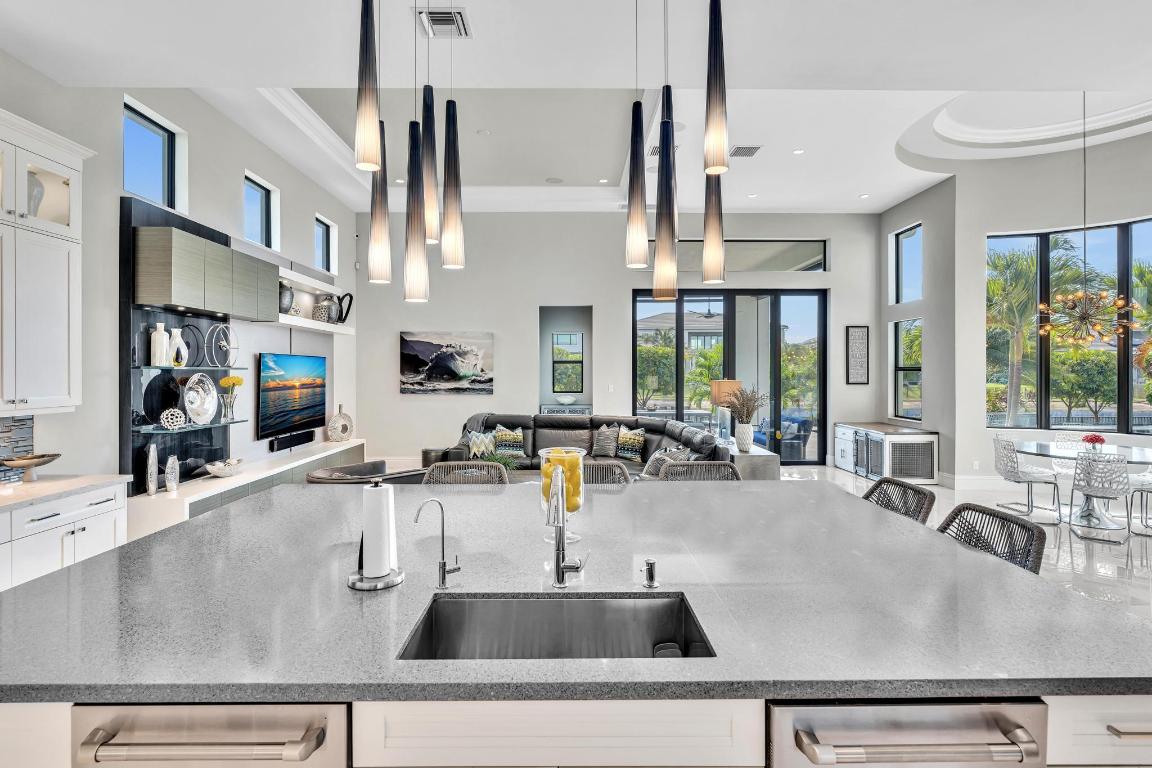 ROYAL PALM POLO - Residential