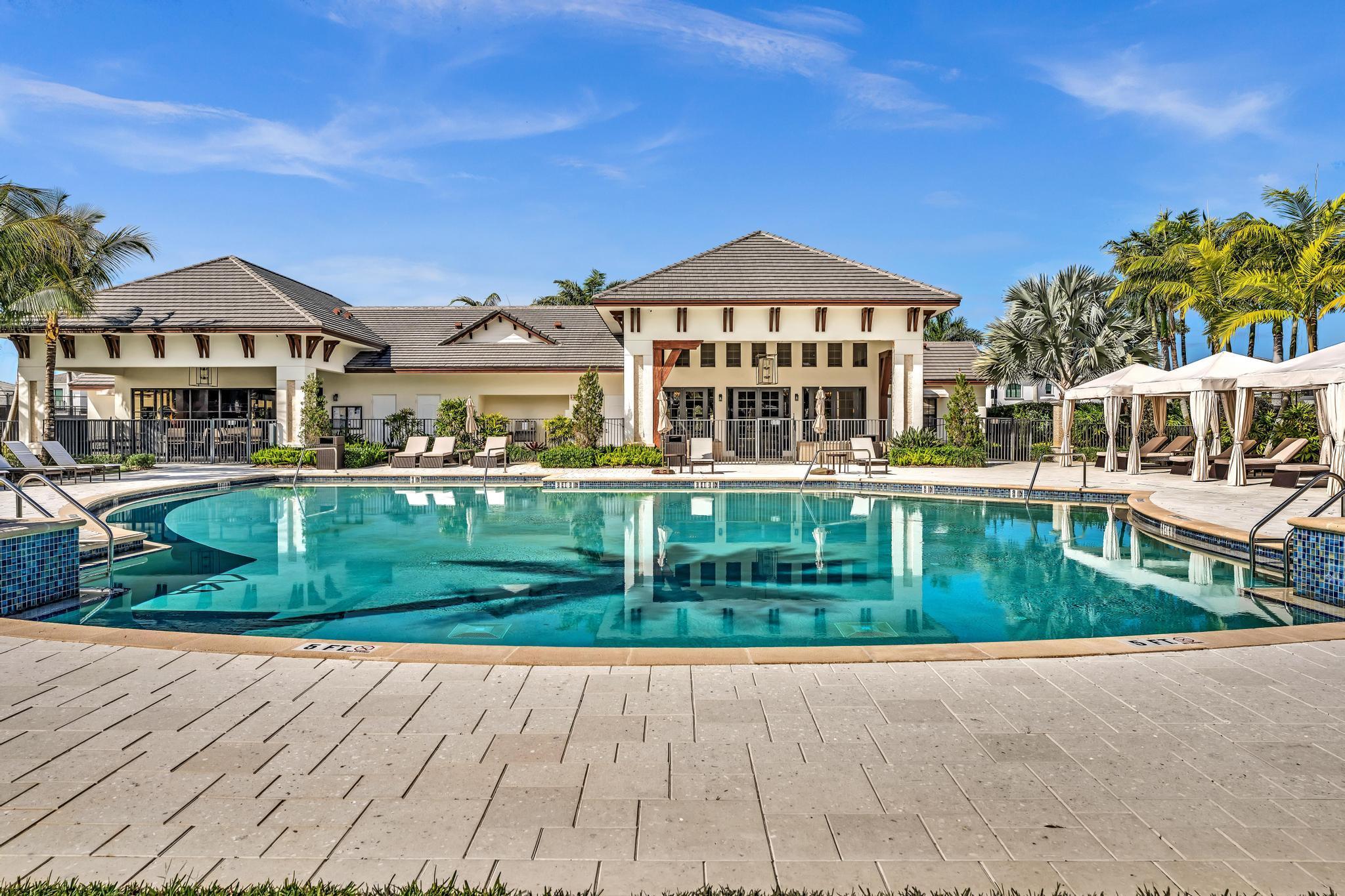 ROYAL PALM POLO - Residential