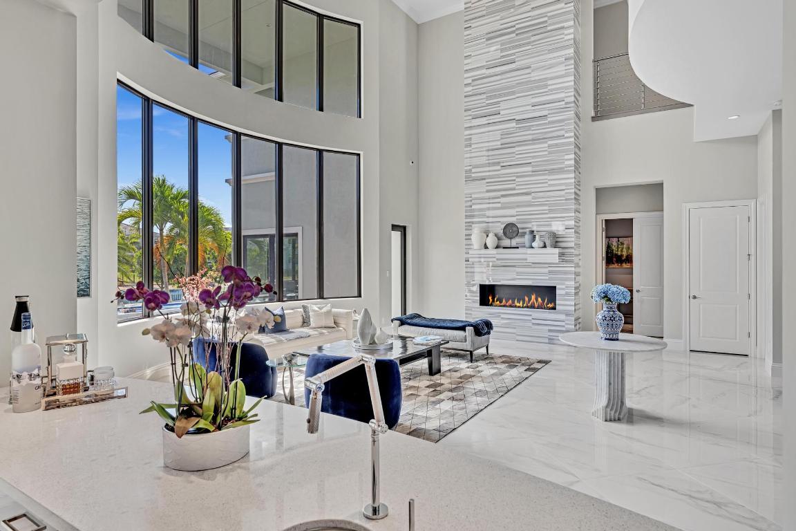 ROYAL PALM POLO - Residential